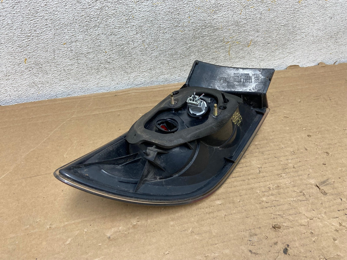 2004 2005 2006 Mazda 3 Hatchback Right Passenger Side Tail Light AH8858 LK5