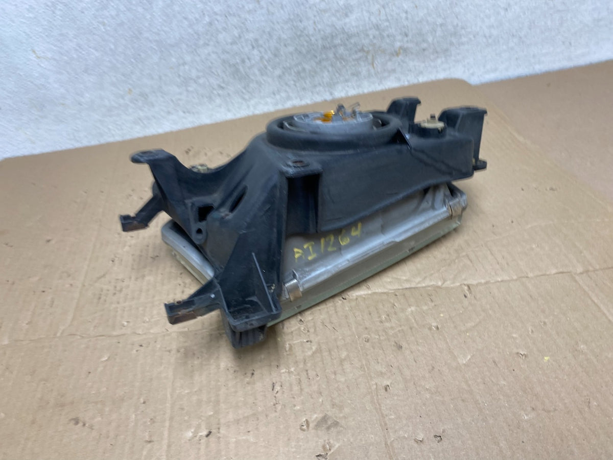 1996 to 1998 Toyota 4Runner Halogen Right Passenger RH Headlight AI1264 DW5