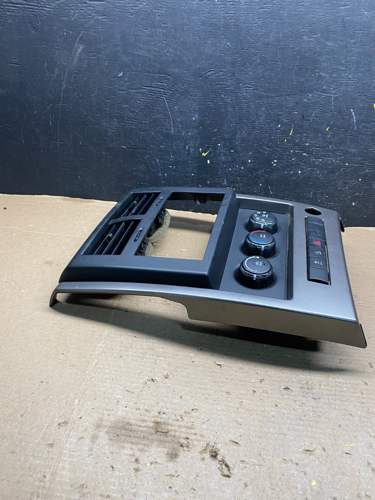 2008 to 2012 Jeep Liberty Dash Climate Temperature Control Radio Bezel R2822 DG4