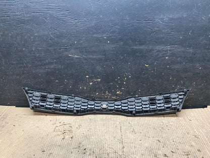 2016 to 2017 Kia Rio Front Grille Grill 863501W710 V6845 DG5