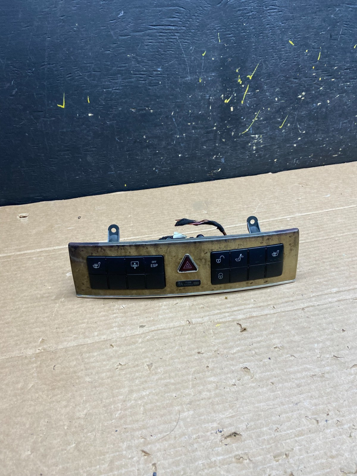 2005 - 2007 Mercedes C230 C240 Center Console Switch Control Unit W0316 DG0
