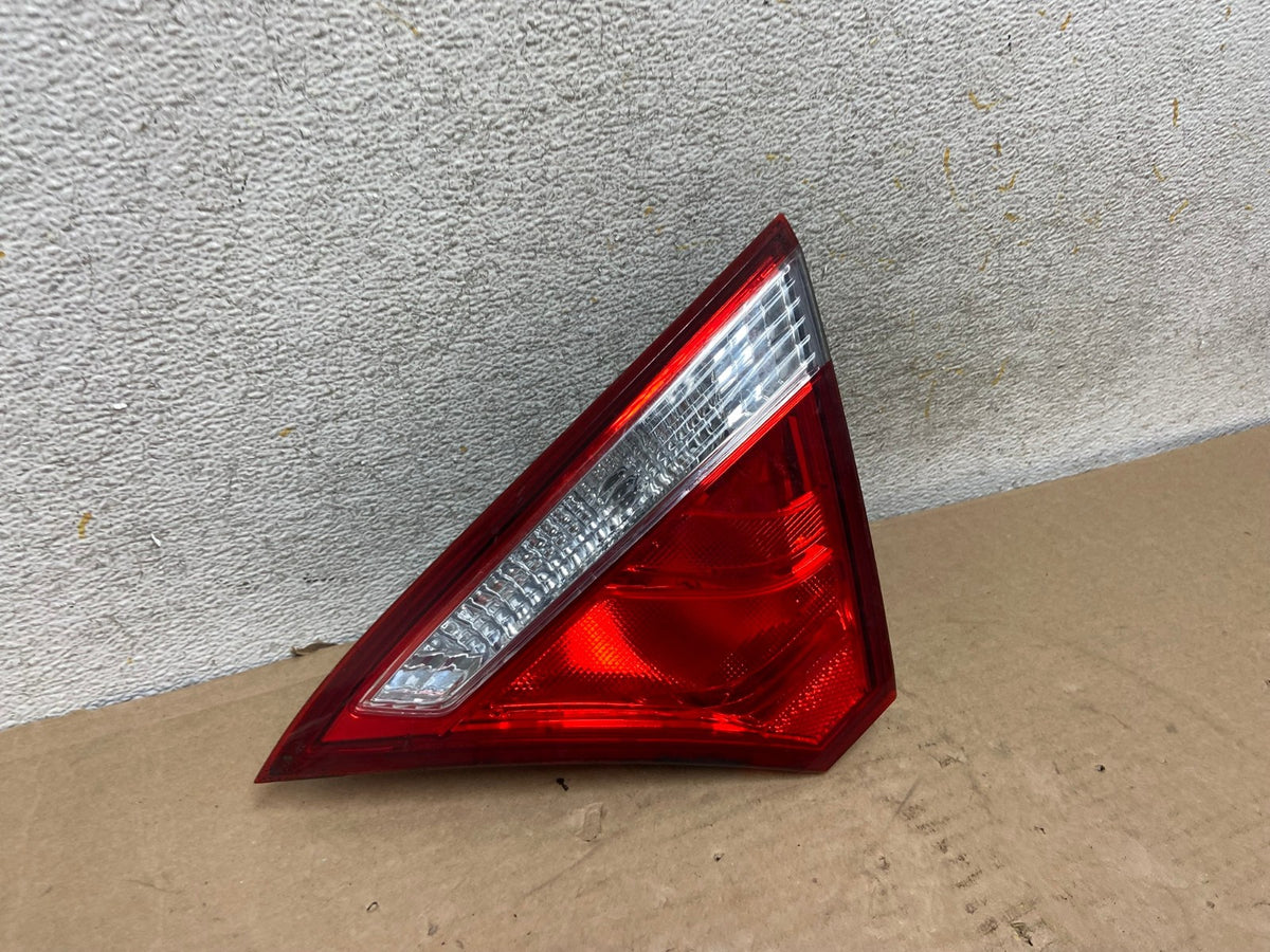 2015 - 2017 Toyota Camry Right Passenger RH Side Tail Light Inner AH9456 LK2