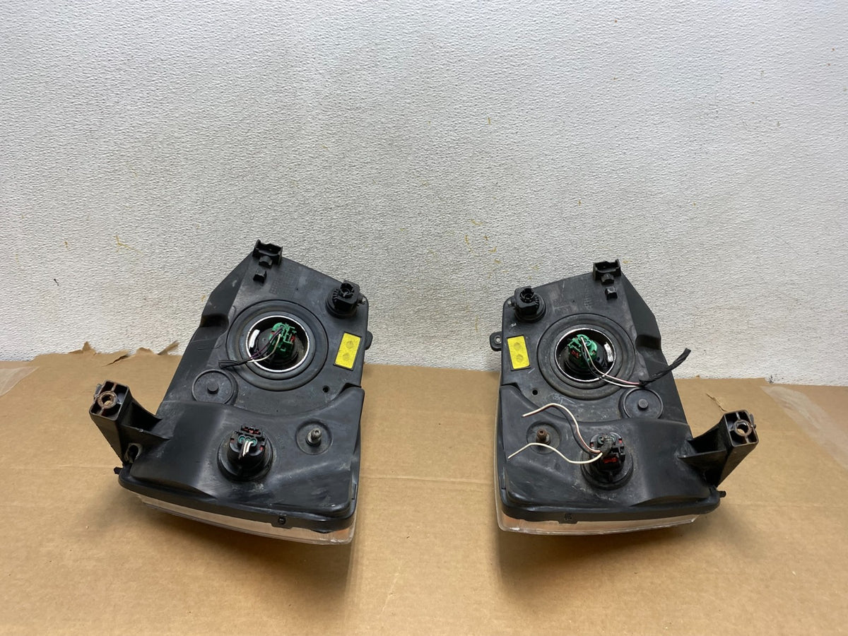 2007-2012 Dodge Caliber Left+Right Headlights Halogen AH3084 DW10