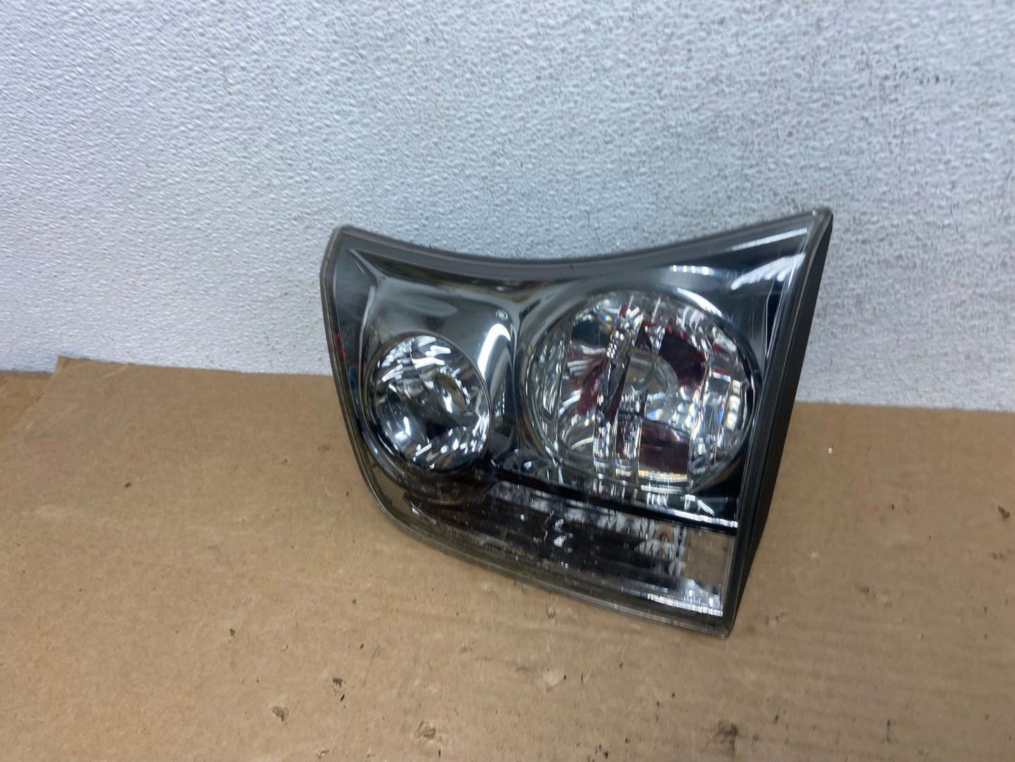 2004 to 2009 Lexus Rx350 RX330 Right Passenger Inner Tail Light AD3949 LK1