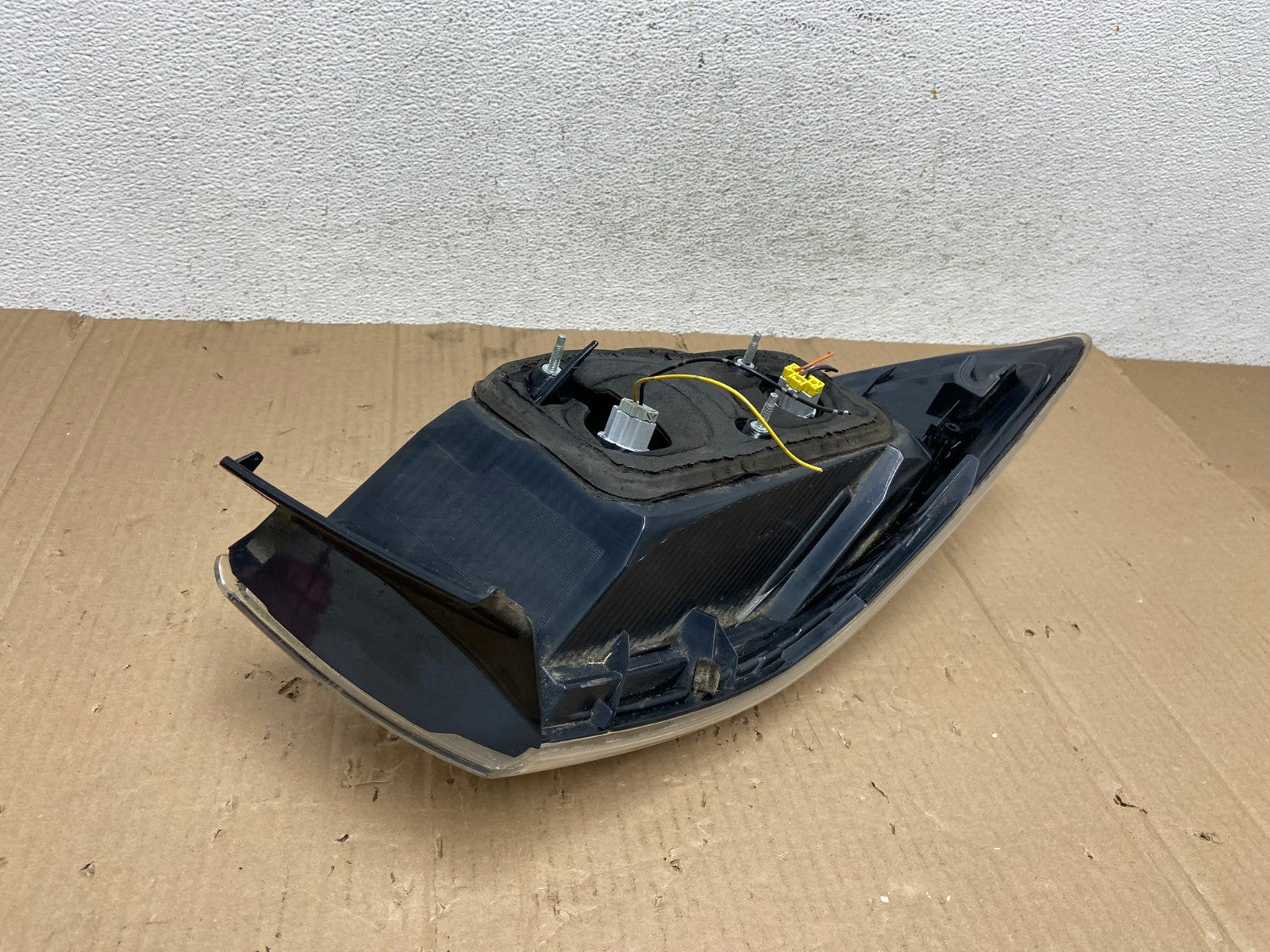 2010 2011 2012 2013 Mazda 3 Right Passenger Rh Side Tail Light AE8977 LK4