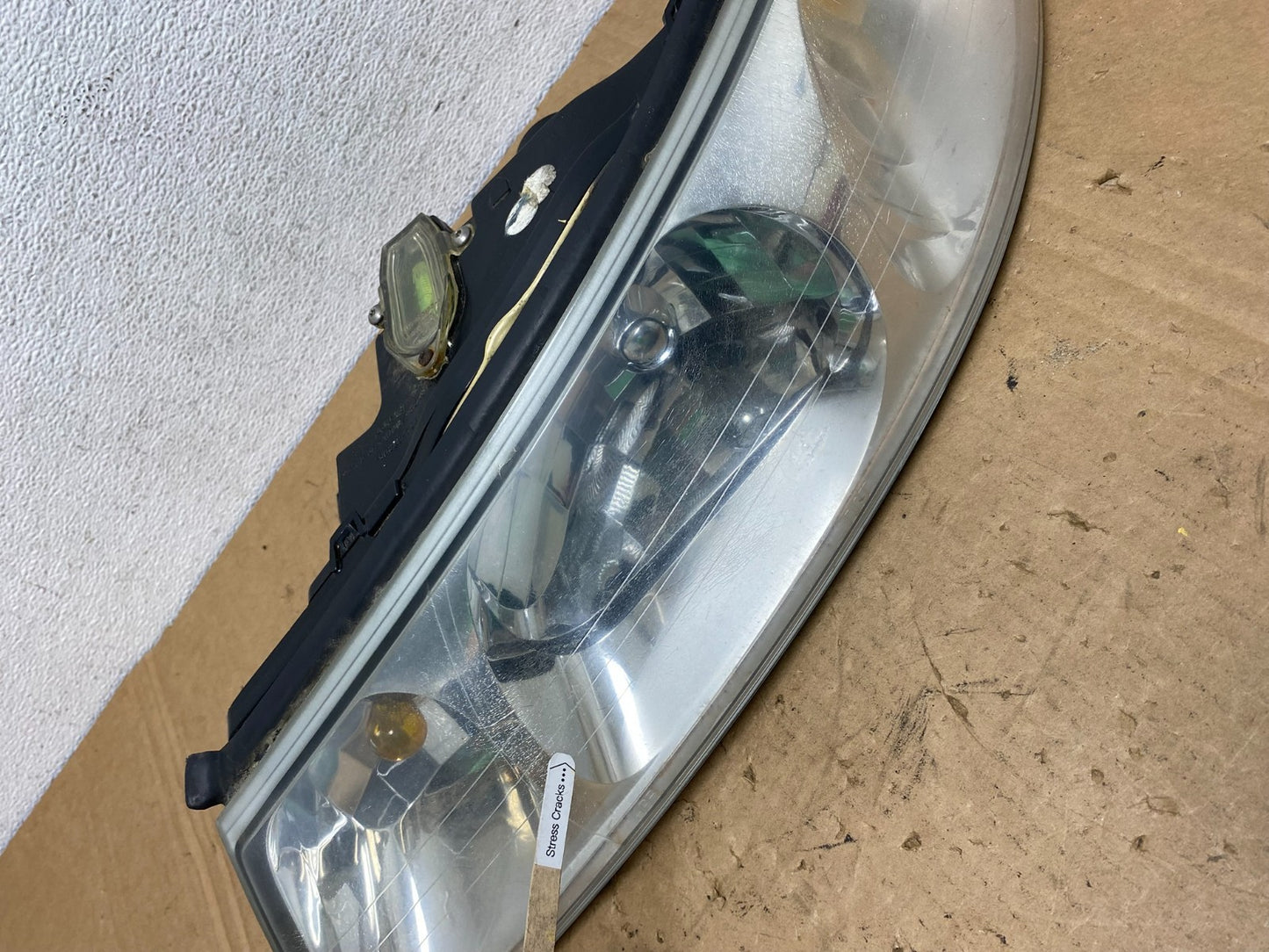 1999 to 2002 Lincoln Continental Left Driver LH Side Headlight AD3227 DW4