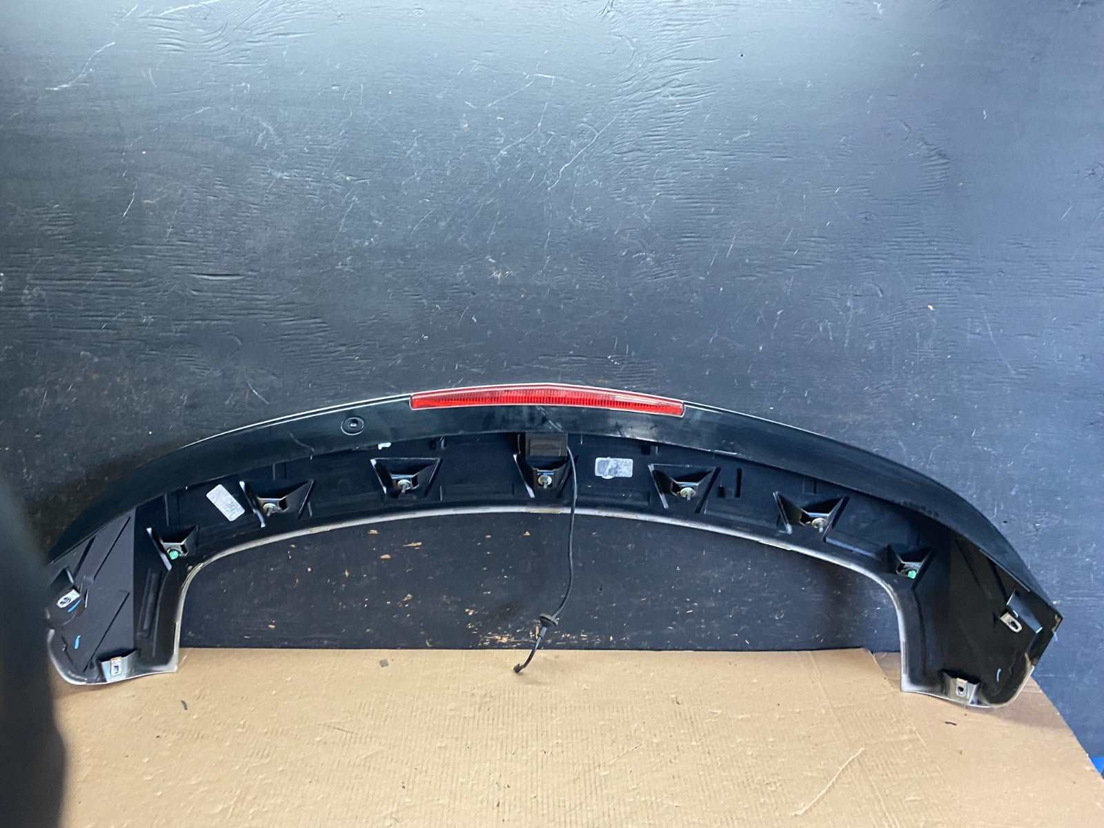 2010-2016 Cadillac Srx Upper Rear Spoiler Wing Brake Light Oem P5943 DG7