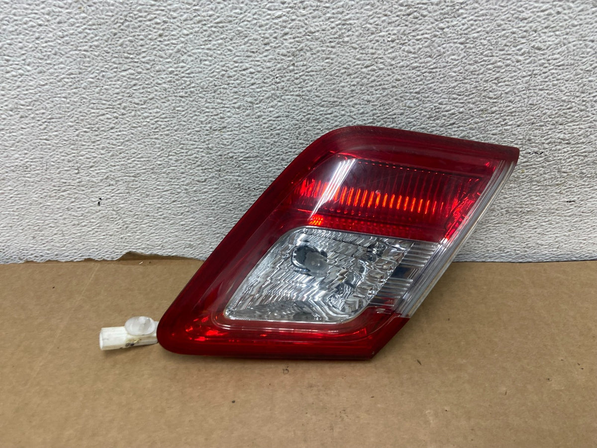 2010 - 2011 Toyota Camry Right Passenger RH Side Inner Tail Light AG1973 DW0
