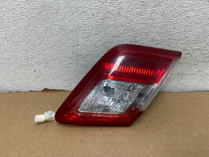 2010 - 2011 Toyota Camry Right Passenger RH Side Inner Tail Light AG1973 DW0