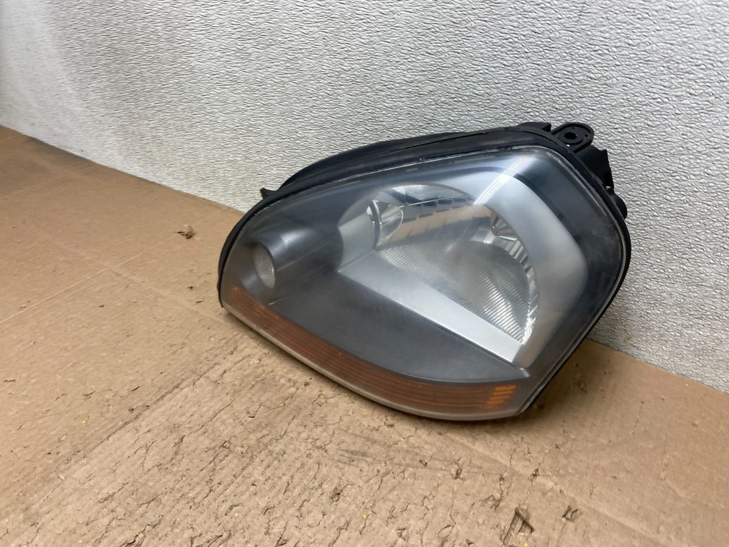 2005 to 2008 Hyundai Tucson Left Driver LH Side Headlight Oem Y3310 DW1