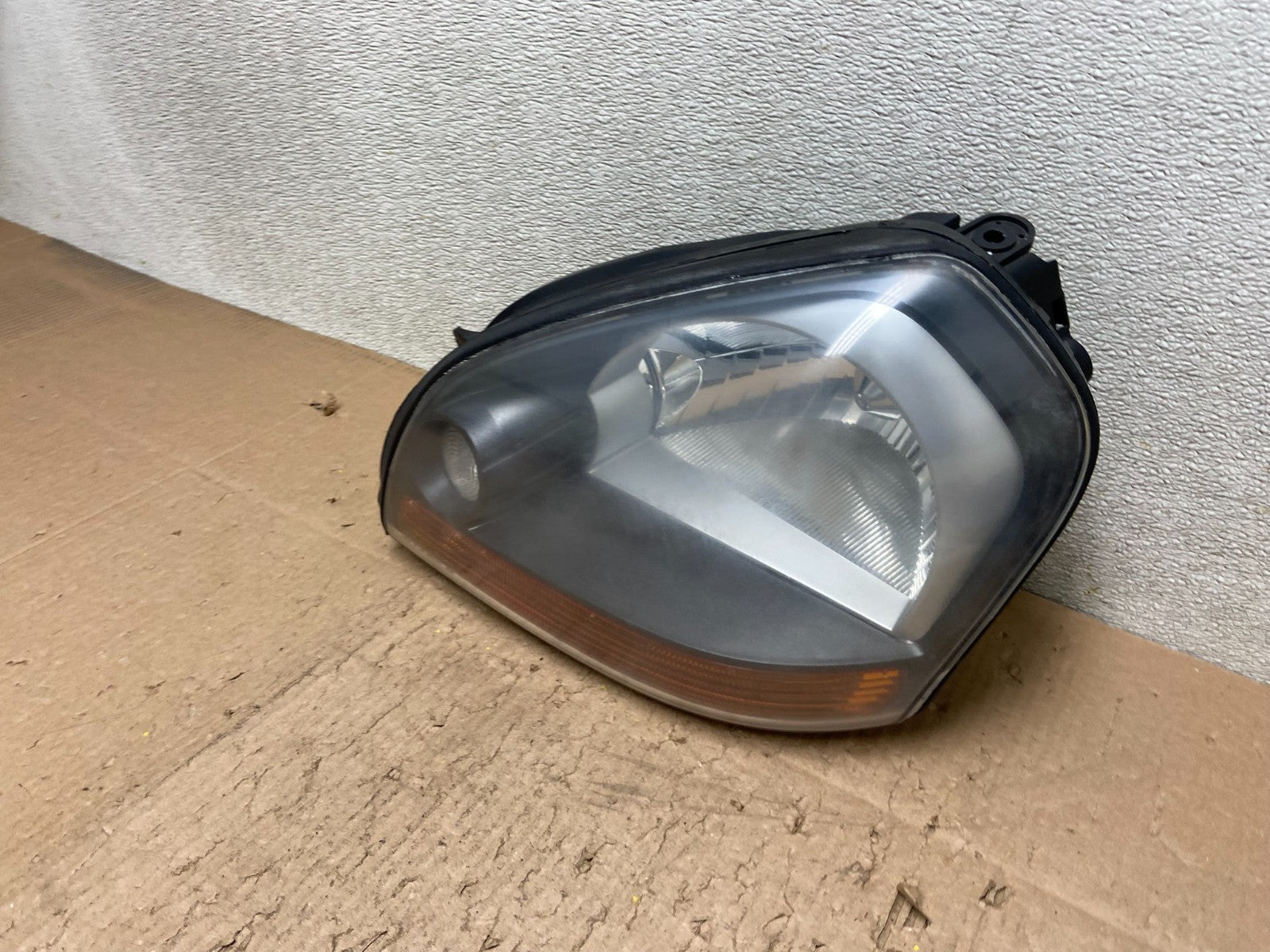 2005 to 2008 Hyundai Tucson Left Driver LH Side Headlight Oem Y3310 DW1