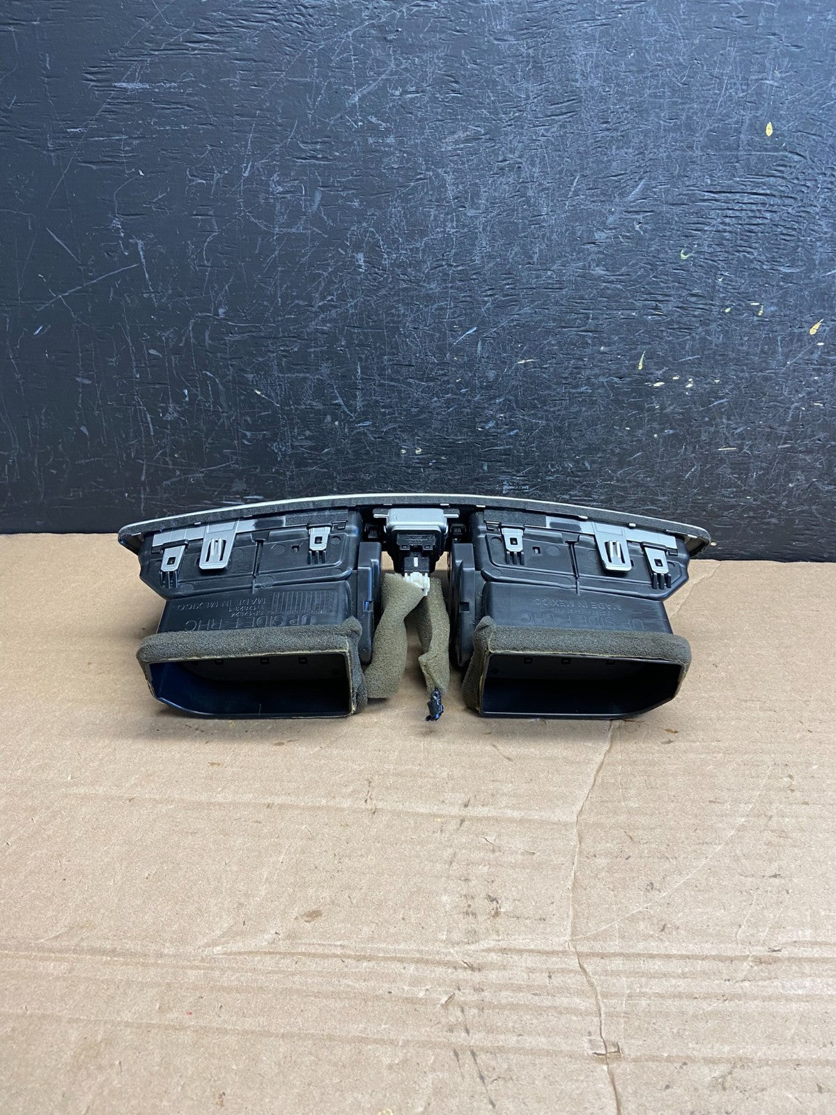 2013 to 2015 Nissan Sentra Air Vents Top Dash Center W/Hazzard Switch AF1933 DG3