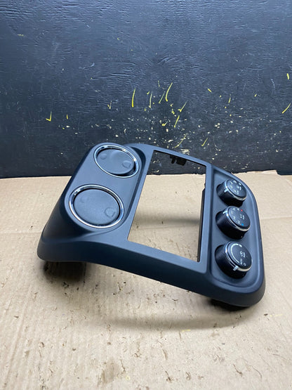 2011 to 2017 Jeep Compass Dash Climate Temperature Control Radio Bezel Y5393 DG1