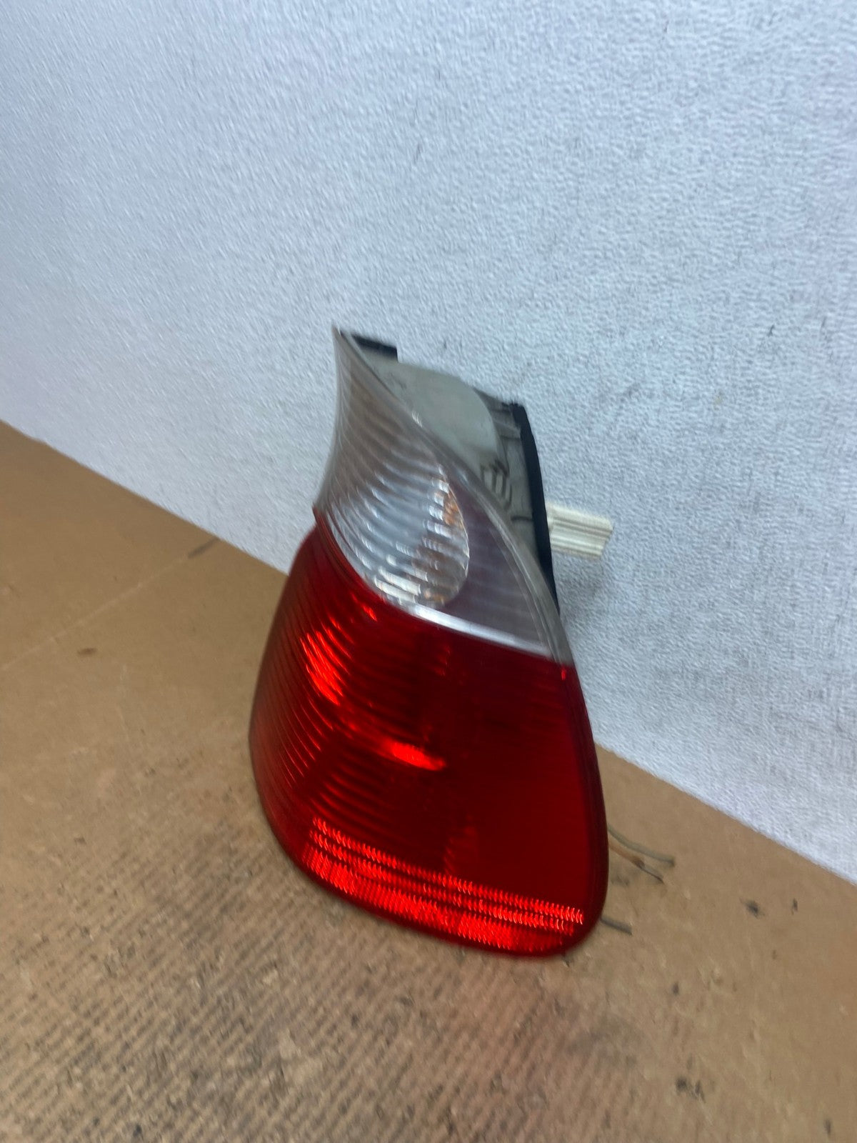 2004 2005 2006 BMW E53 X5 Right Passenger Rh Side Tail Light AE2852 LK1