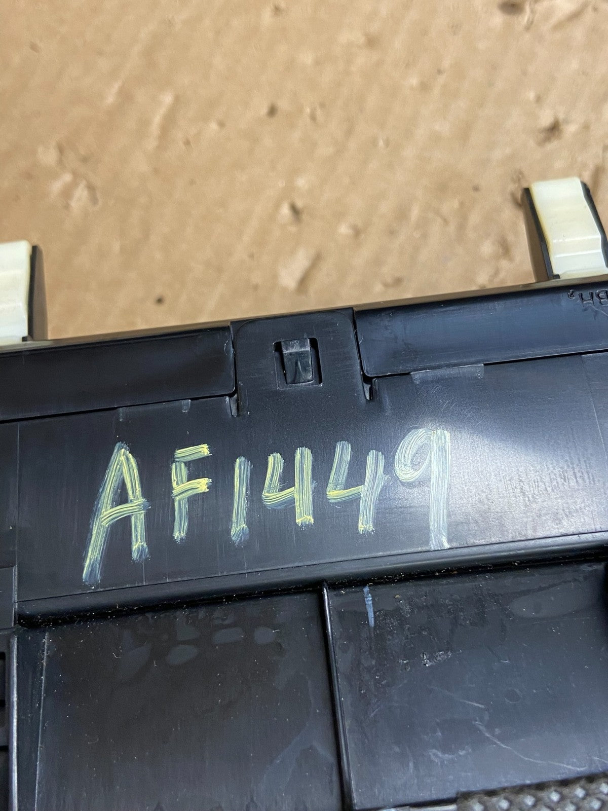 2011-2013 Hyundai Elantra Dash Radio Bezel Clock Display Trim AF1449 DG6