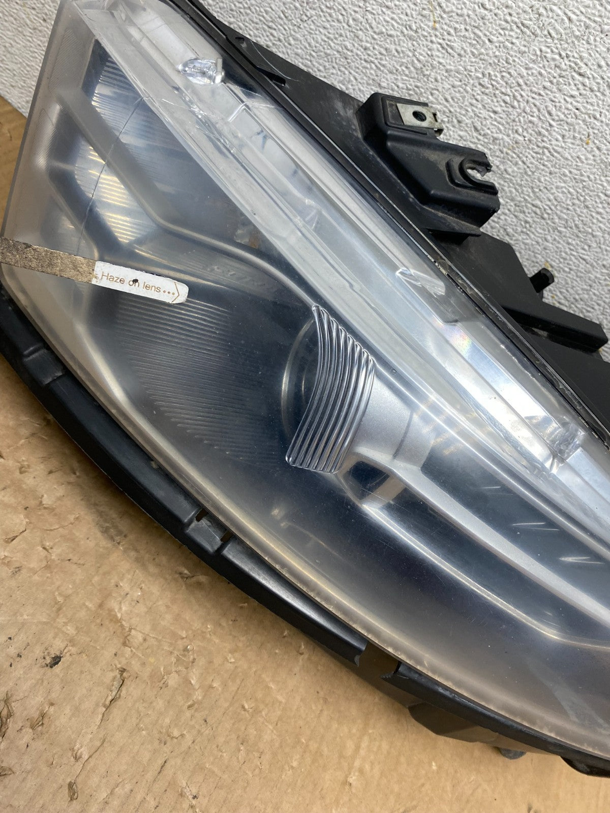 2013 to 2019 Ford Taurus Left Driver LH Side Headlight Halogen AI8949 DW4