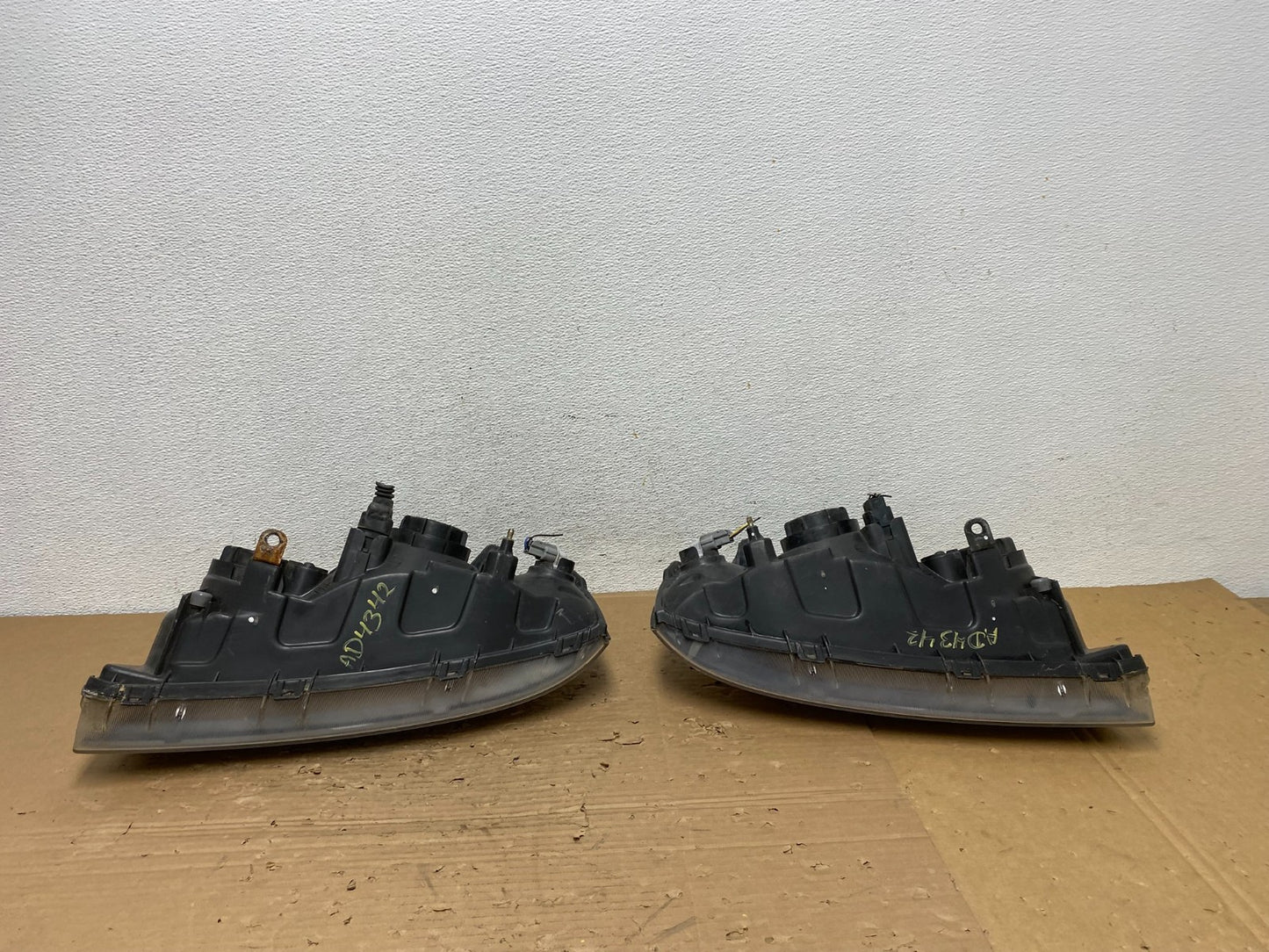 2004 2005 2006 Hyundai Elantra Left+Right Set Halogen Headlights AD4342 DW8