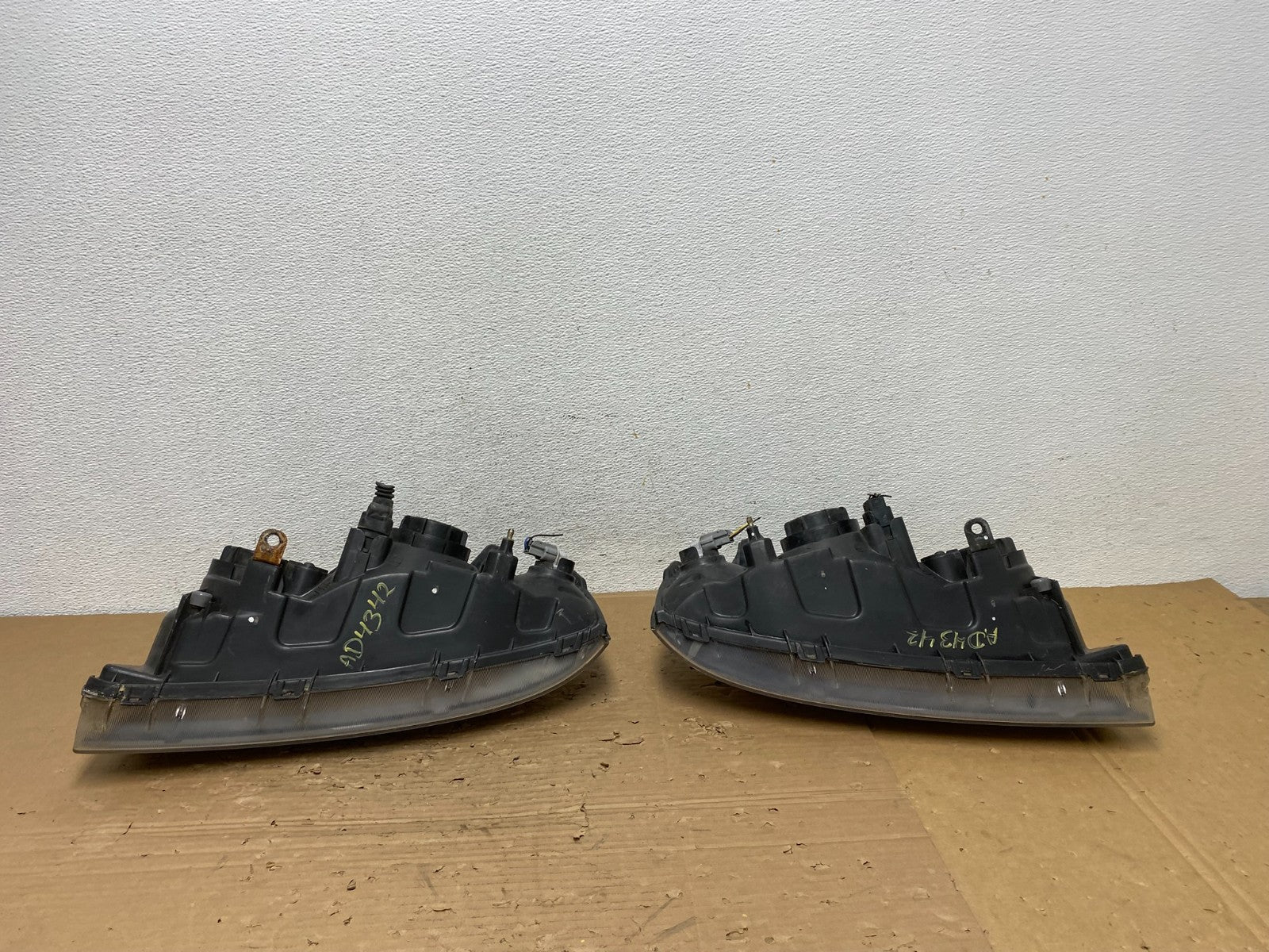 2004 2005 2006 Hyundai Elantra Left+Right Set Halogen Headlights AD4342 DW8