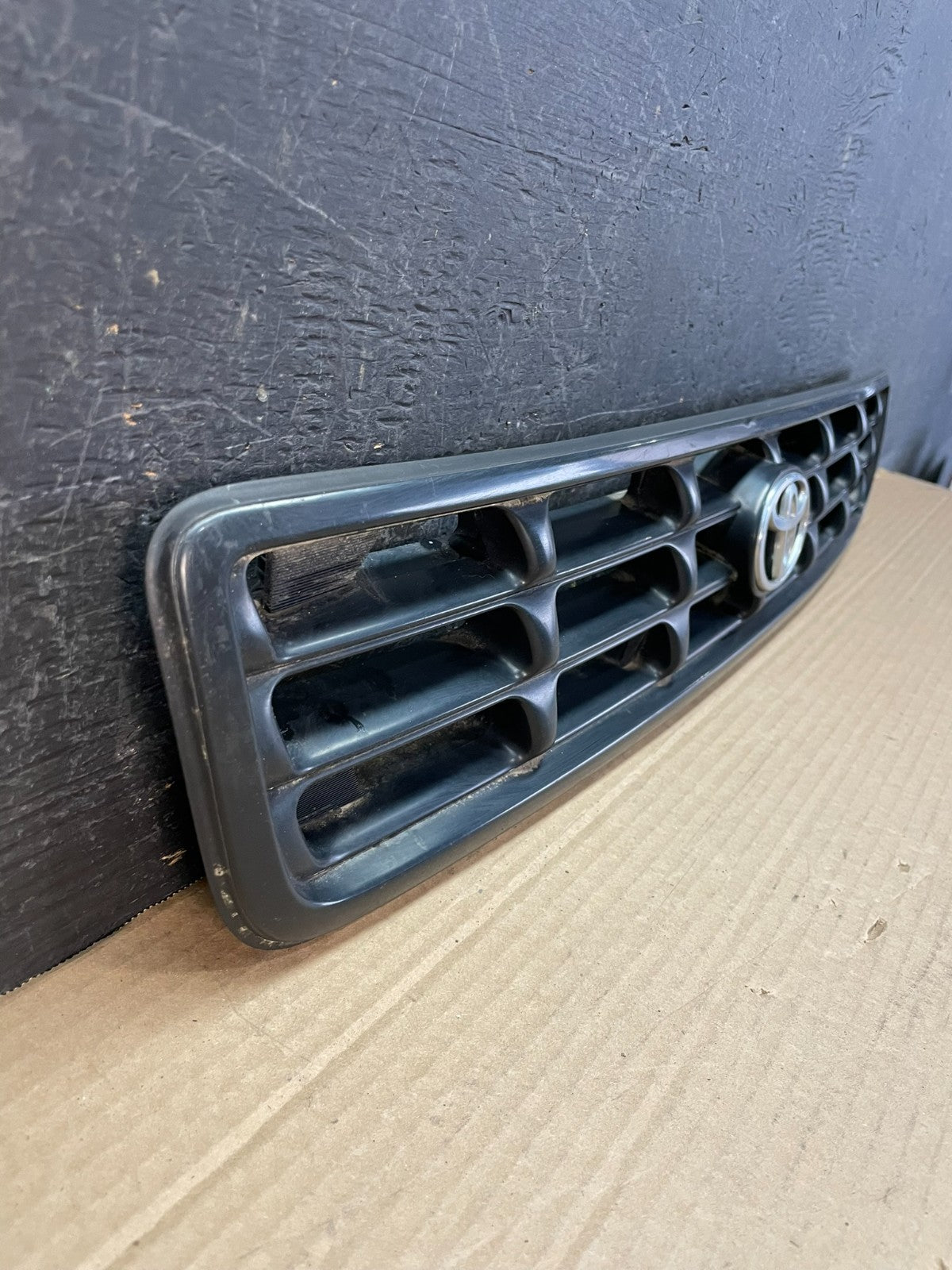 1998 1999 2000 Toyota RAV4 Front Upper Grill Grille ae9930 DG2