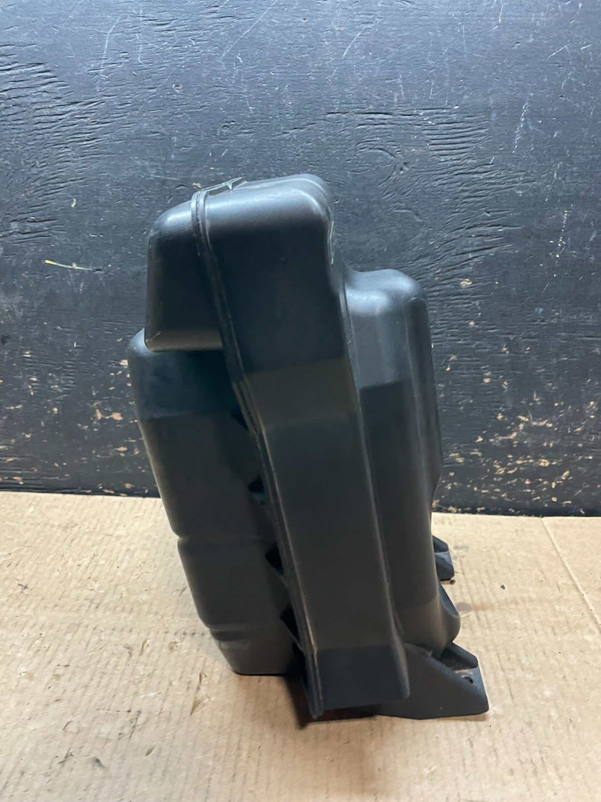 2007 - 2009 Cadillac SRX Subwoofer Bose Speaker OEM Y9553 DG1