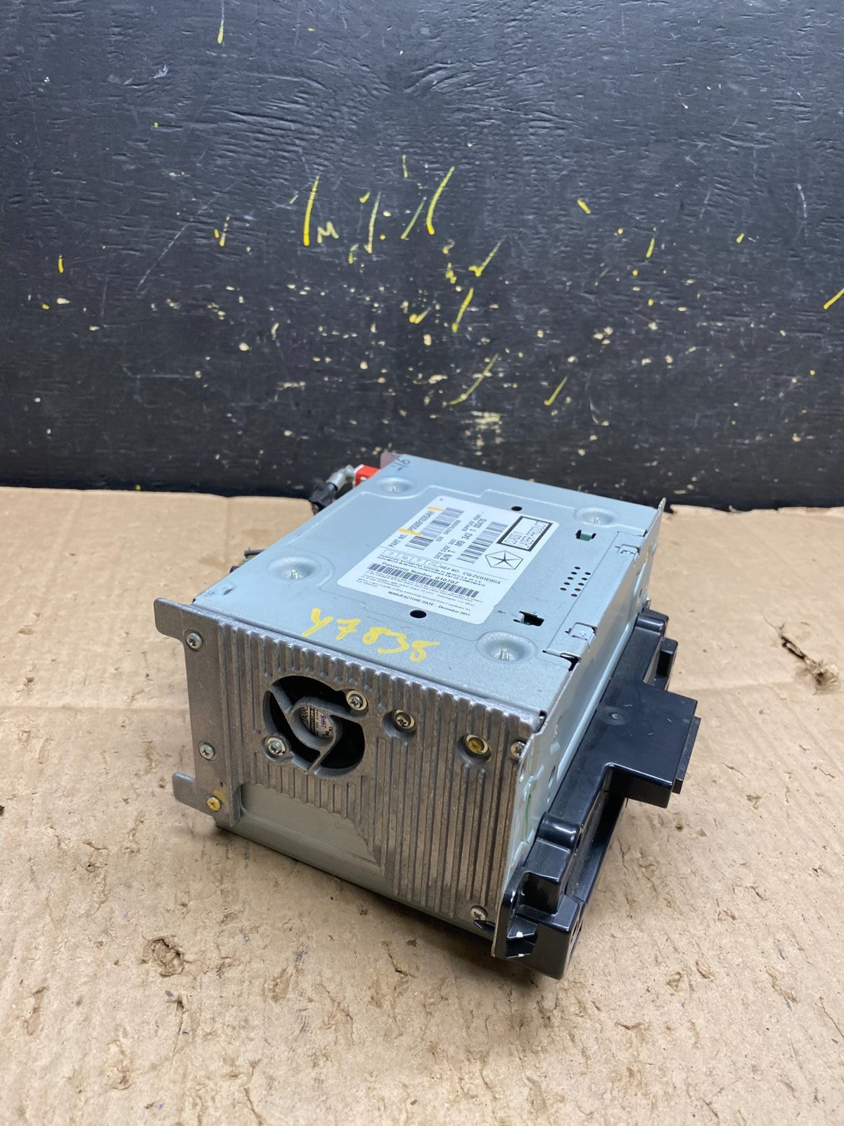 2011 - 2013 Dodge Journey Radio Info Media CD Player Unit OEM Y7838 DG1