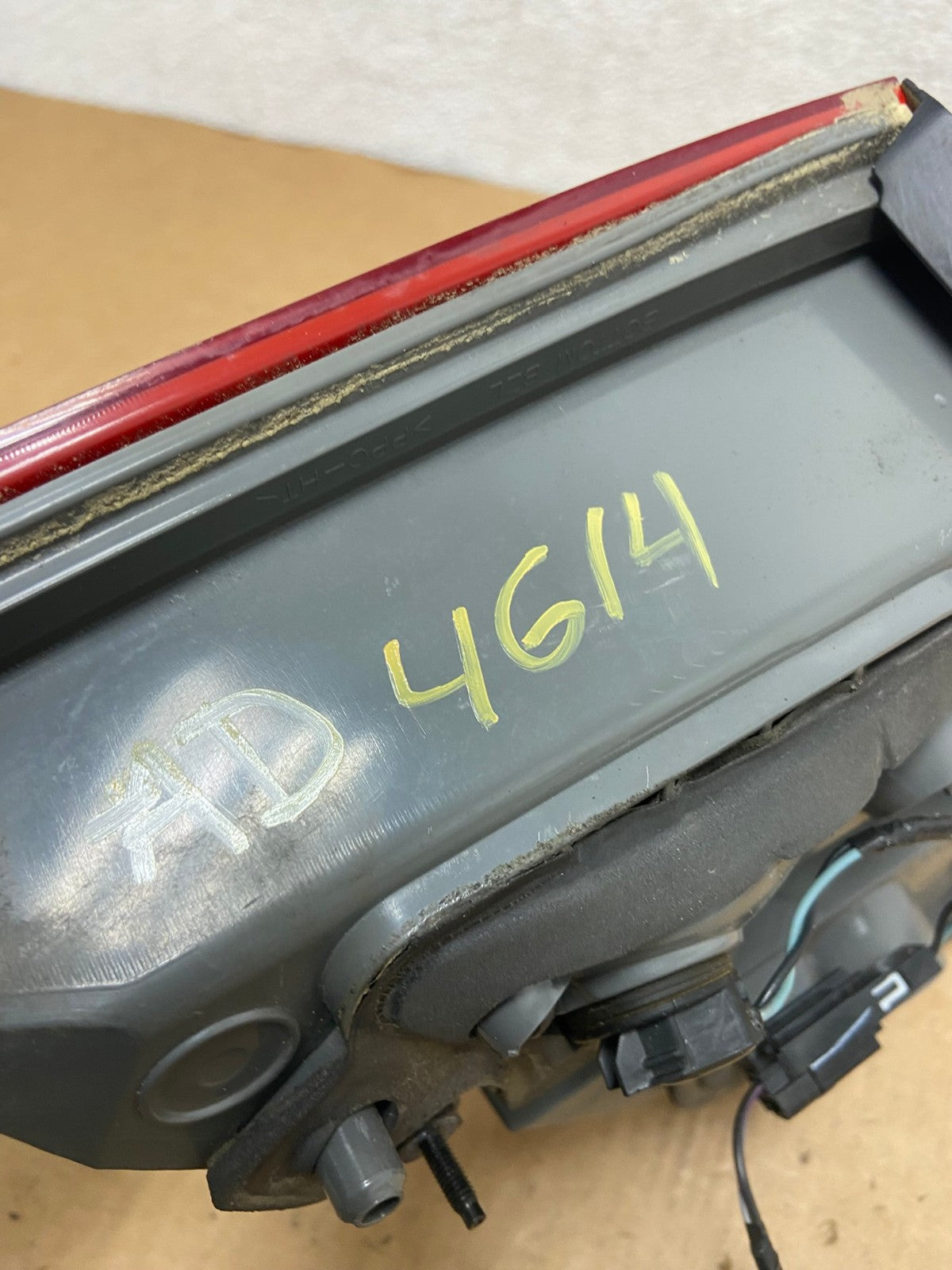2013 to 2018 Ford Taurus Right Passenger Rh Side Tail Light Inner AD4614 LK6