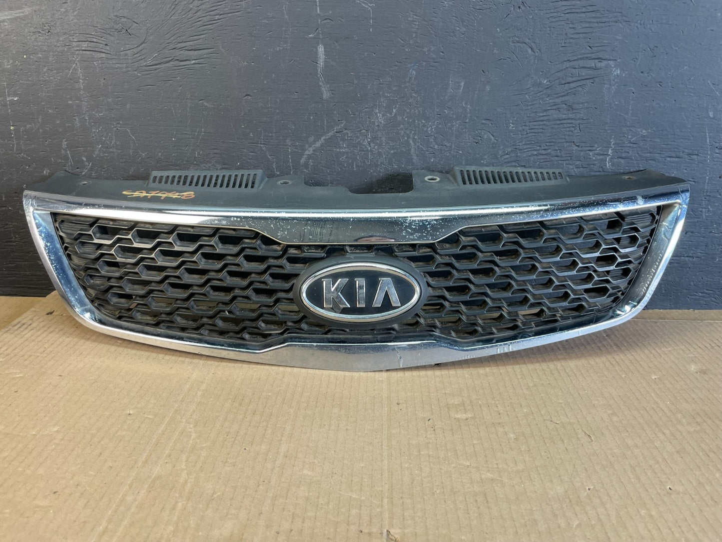 2010 to 2013 Kia Forte Koup Black Front Upper Bumper Grill Grille AC2052 DG0