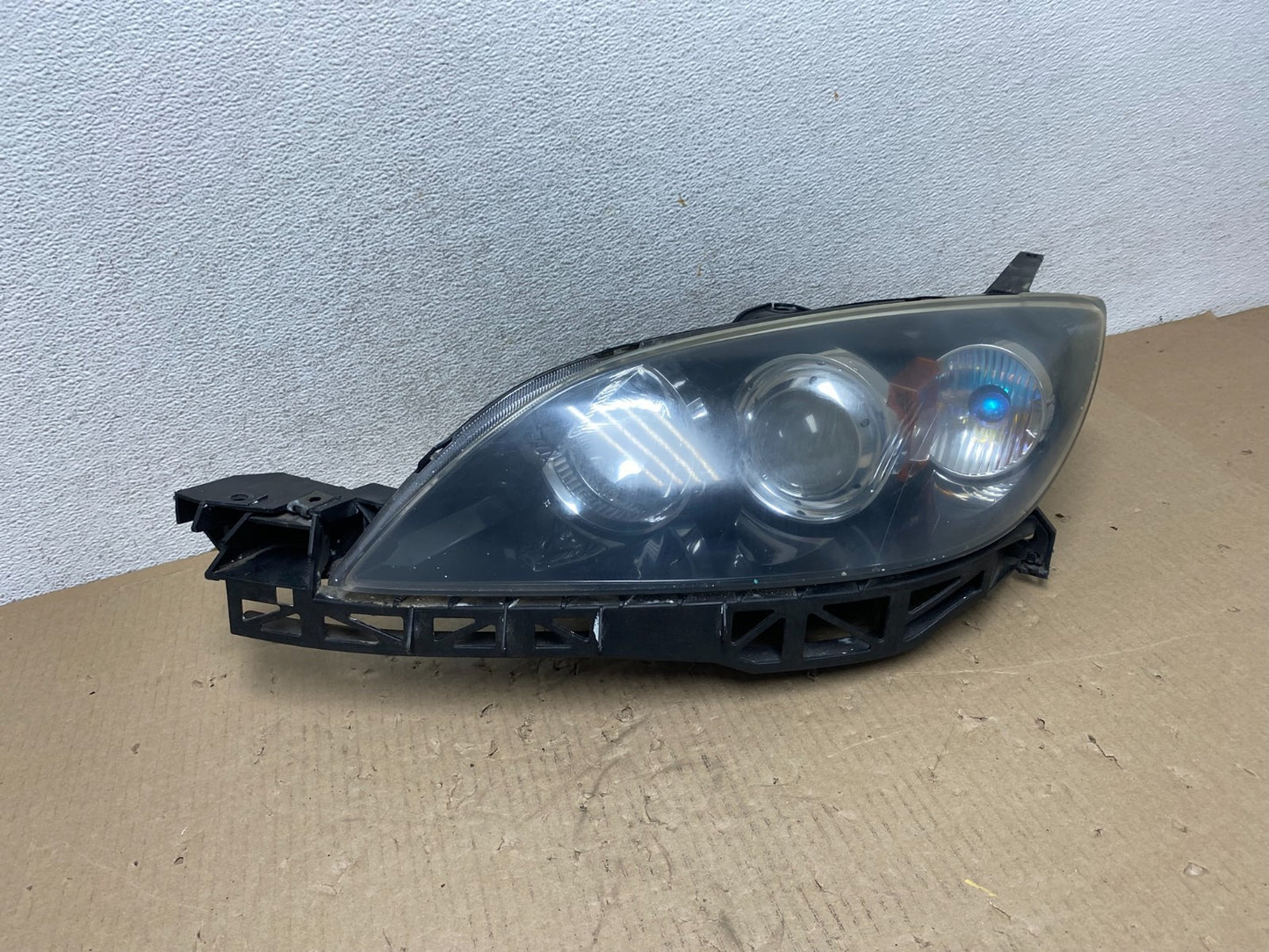 2004 to 2009 Mazda 3 Hatchback Left Driver LH Side Headlight AG5932 DW0