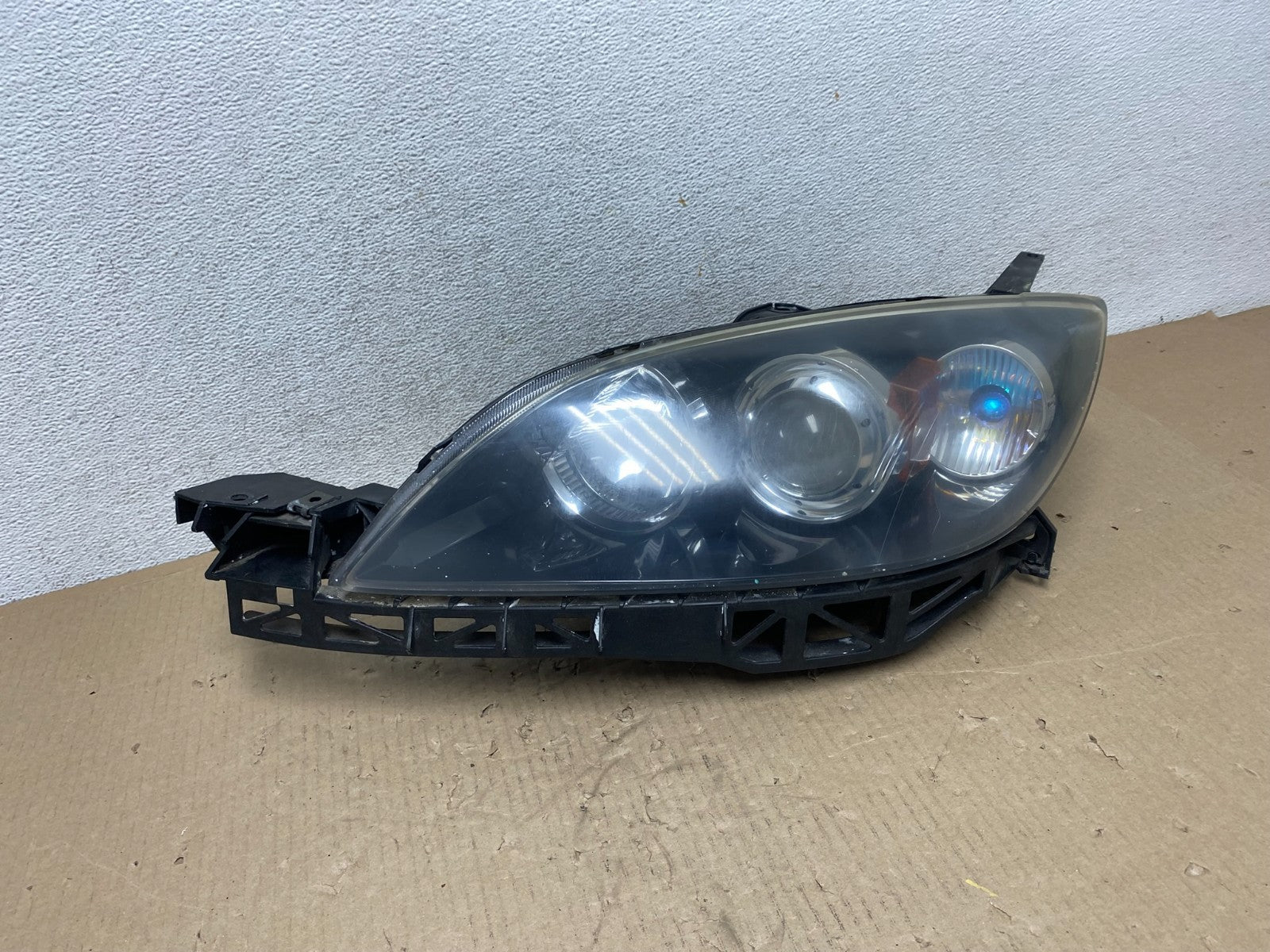 2004 to 2009 Mazda 3 Hatchback Left Driver LH Side Headlight AG5932 DW0