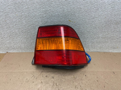 1998 1999 2000 Lexus LS400 Right Passenger RH Side Tail Light OEM Z6237 DW0