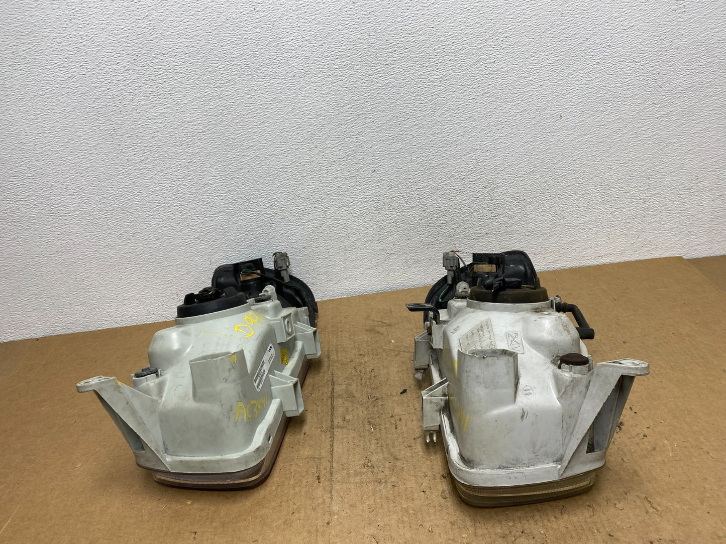 1999-2004 Nissan Pathfinder Left+Right Side Set Halogen Headlights AC3441 DW9