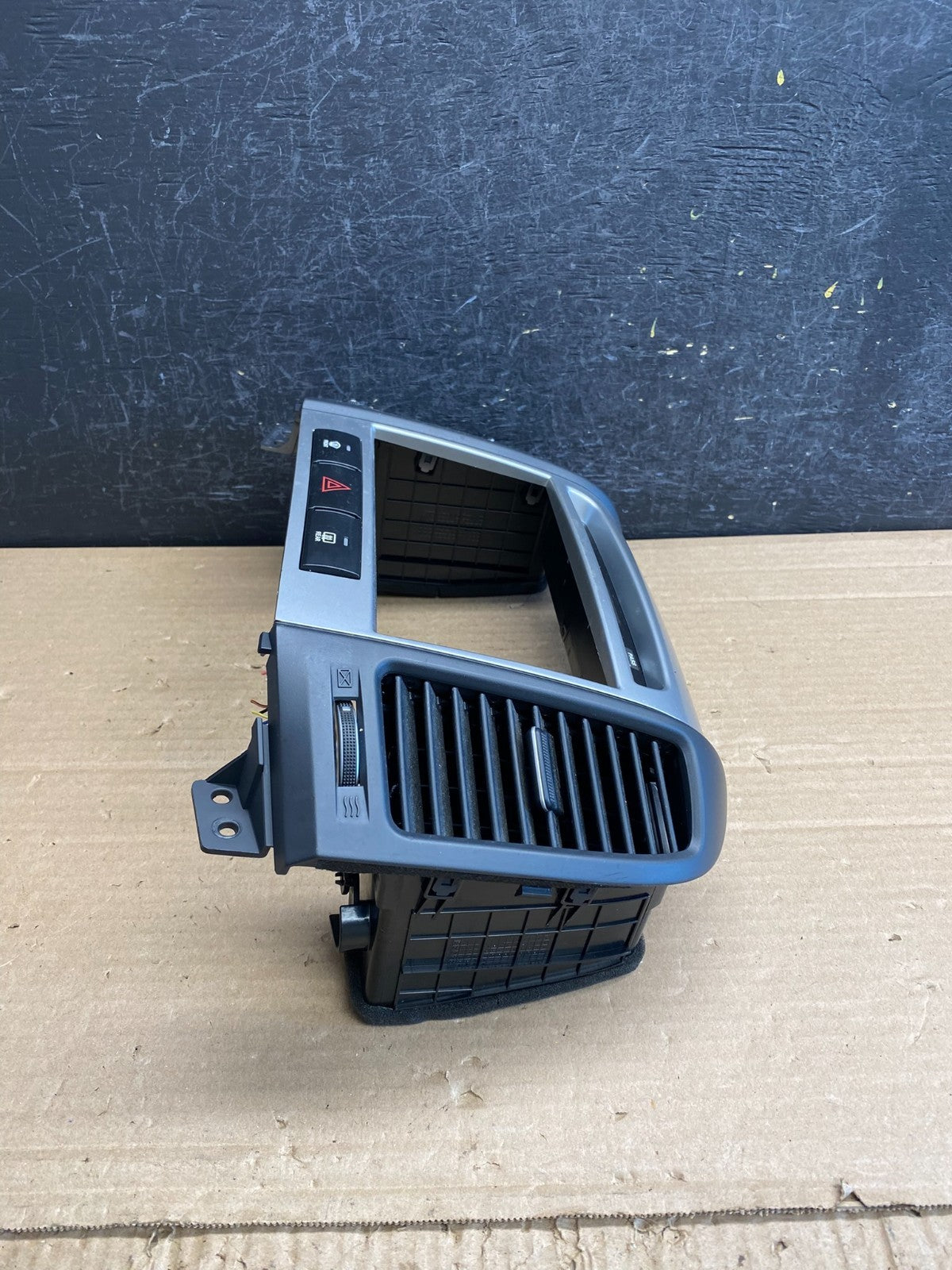 2007 to 2009 Hyundai Santa Fe Center Dashboard Radio Bezel Trim AG0166 DG2