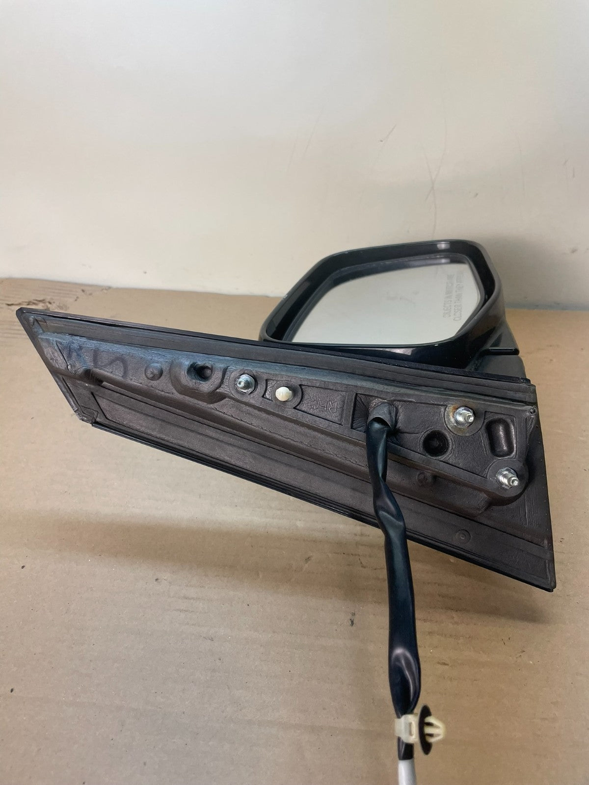 2011 to 2013 Honda Odyssey Right Passenger Door Mirrorr AH8795 DW4