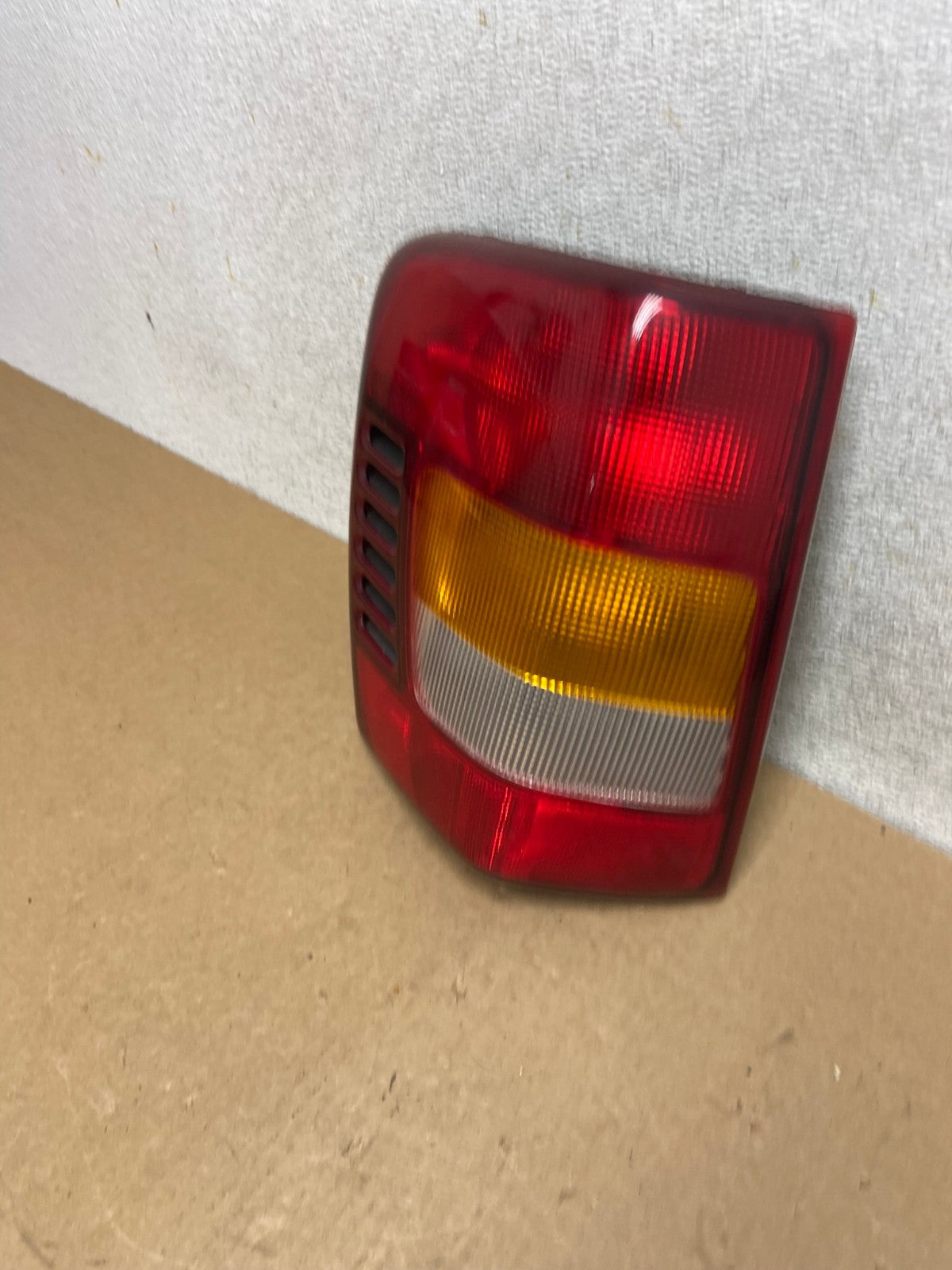 1999 - 2004 Jeep Grand Cherokee WJ Left Driver Lh Tail Light AI2629 LK1