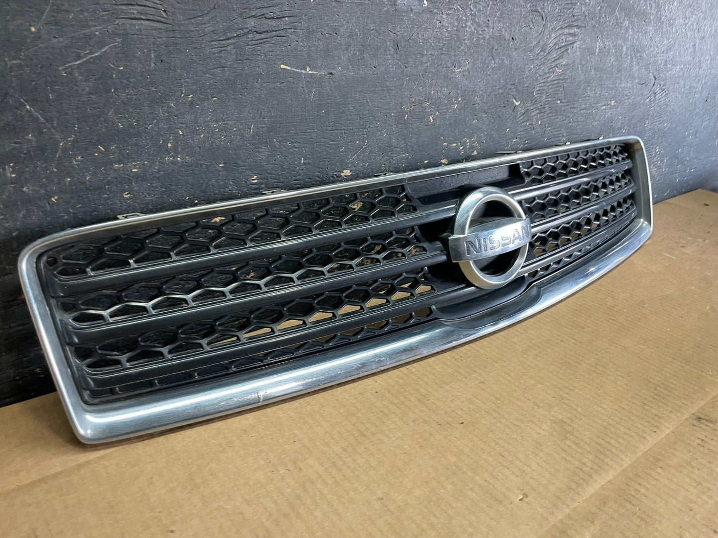 2009 to 2011 Nissan Maxima Front Upper Grill Grille Oem AA9082 DG1