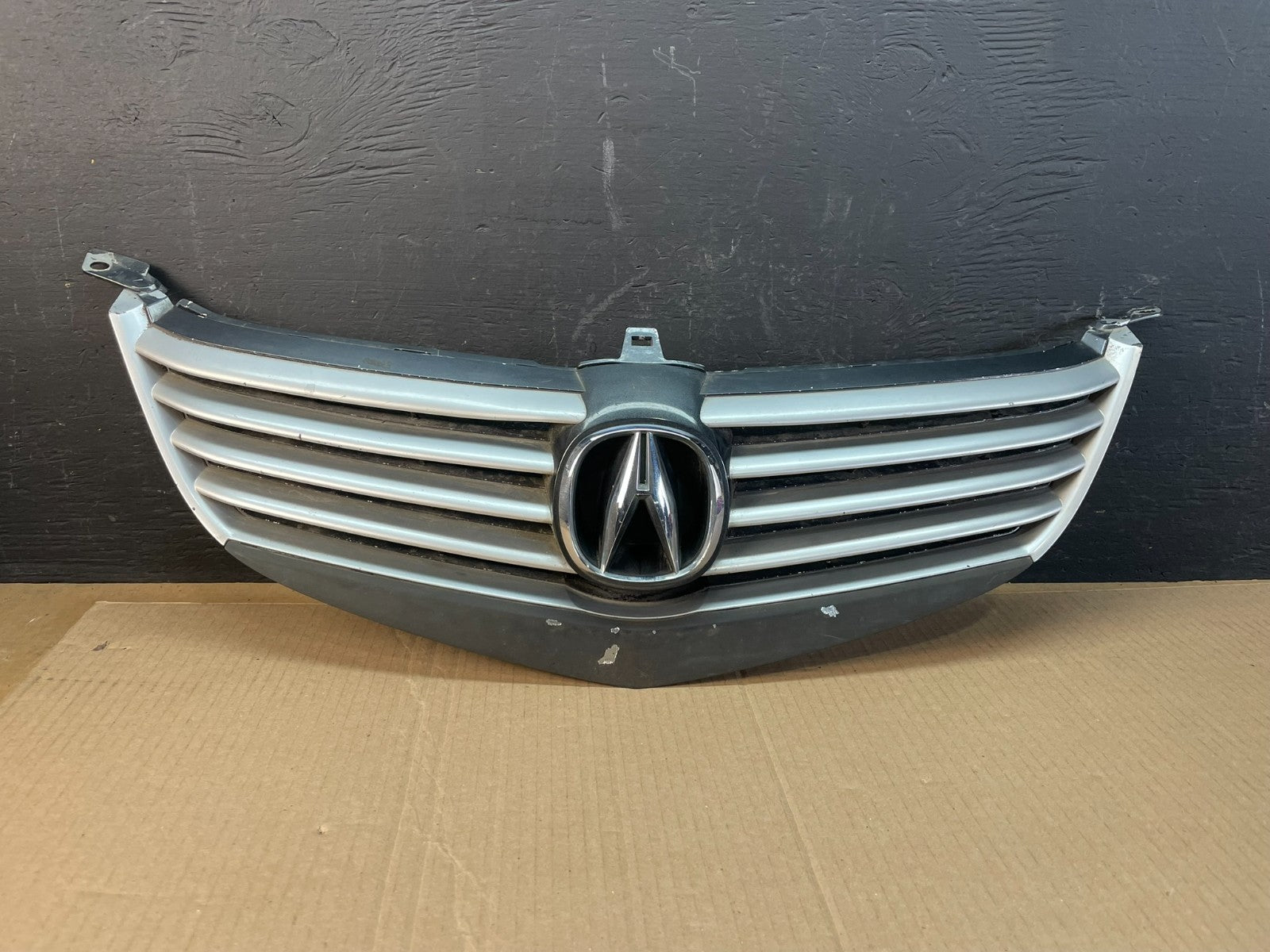 2005 to 2008 Acura RL Front Upper Grille Grill Emblem AC1942  DG0