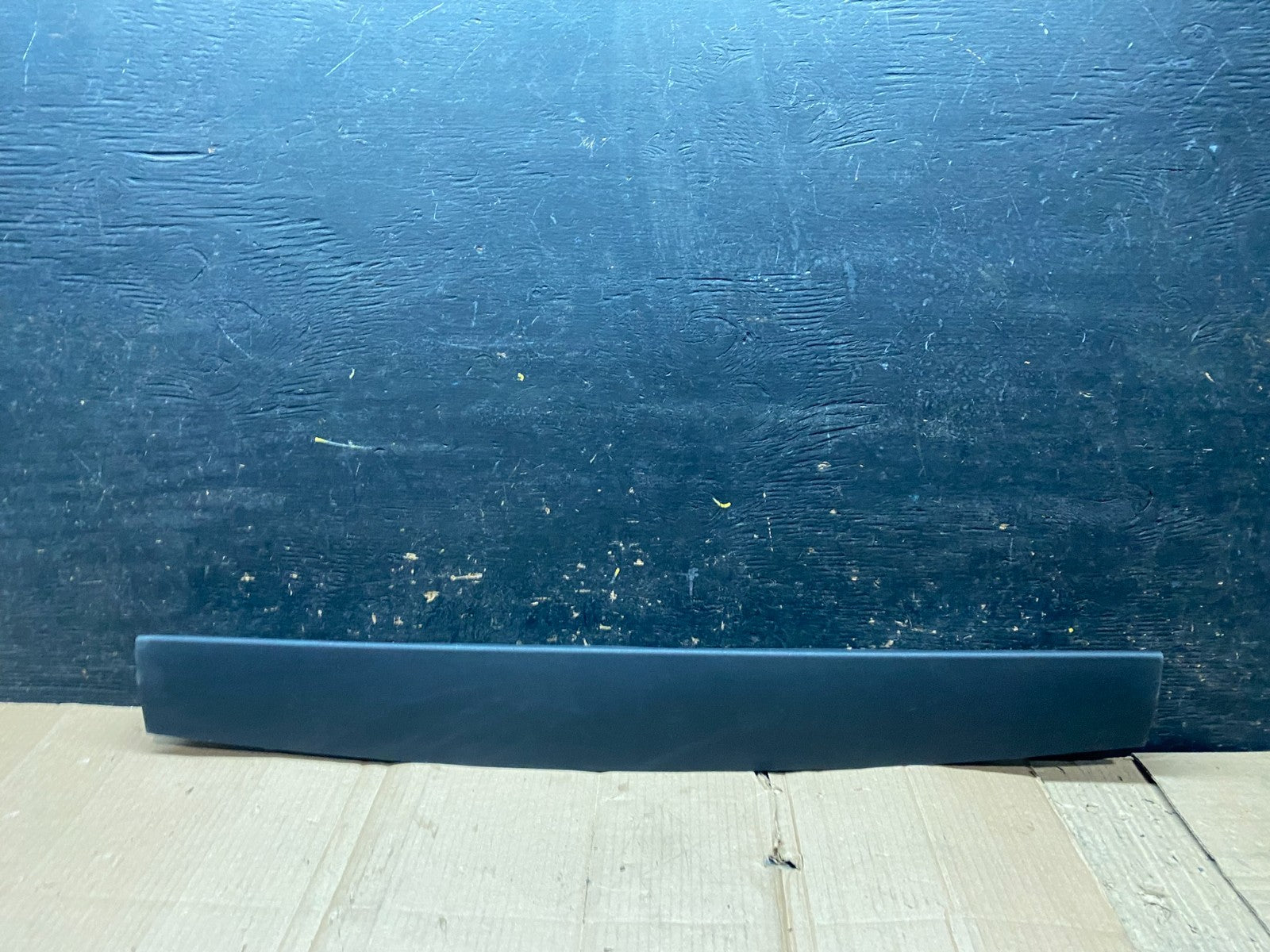 2018-2022 Volkswagen Atlas OEM Upper Liftgate Trim Cover W4712 DG0