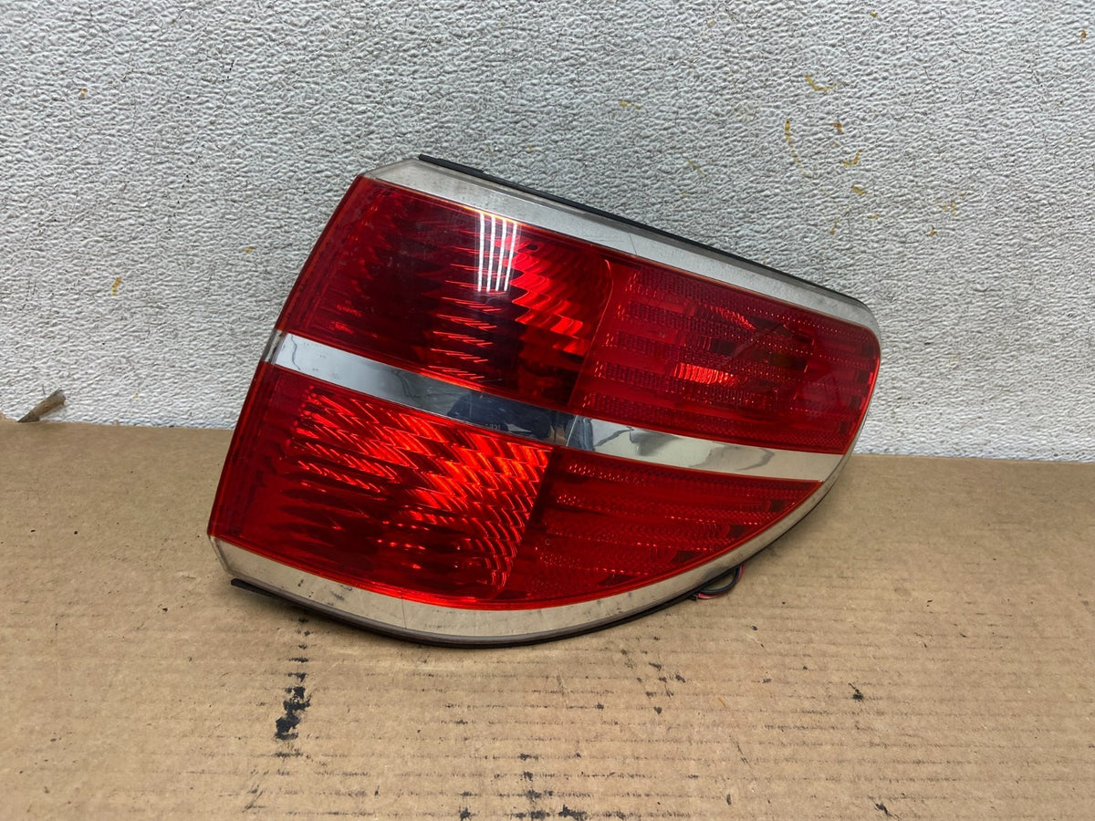 2007 to 2010 Saturn Outlook Right Passenger RH Tail Light AH4067 DW0
