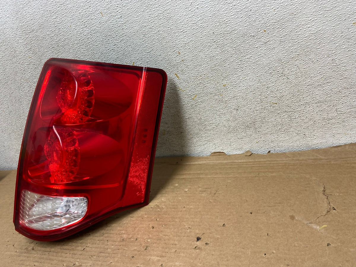 2011 - 2018 Dodge Grand Caravan Right Passenger RH Tail Light Led AH8857 LK2