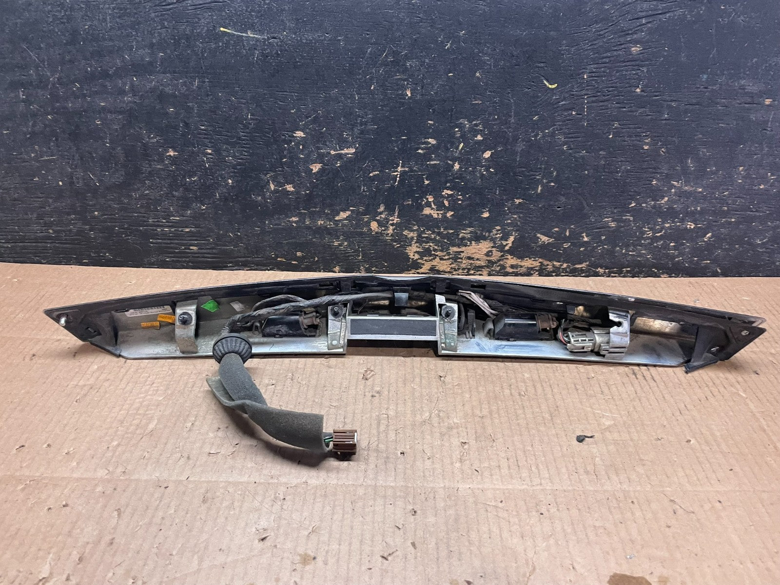 2010-2015 Cadillac SRX Rear Liftgate Tailgate Finish Molding W/O Camera Y1937 PS3