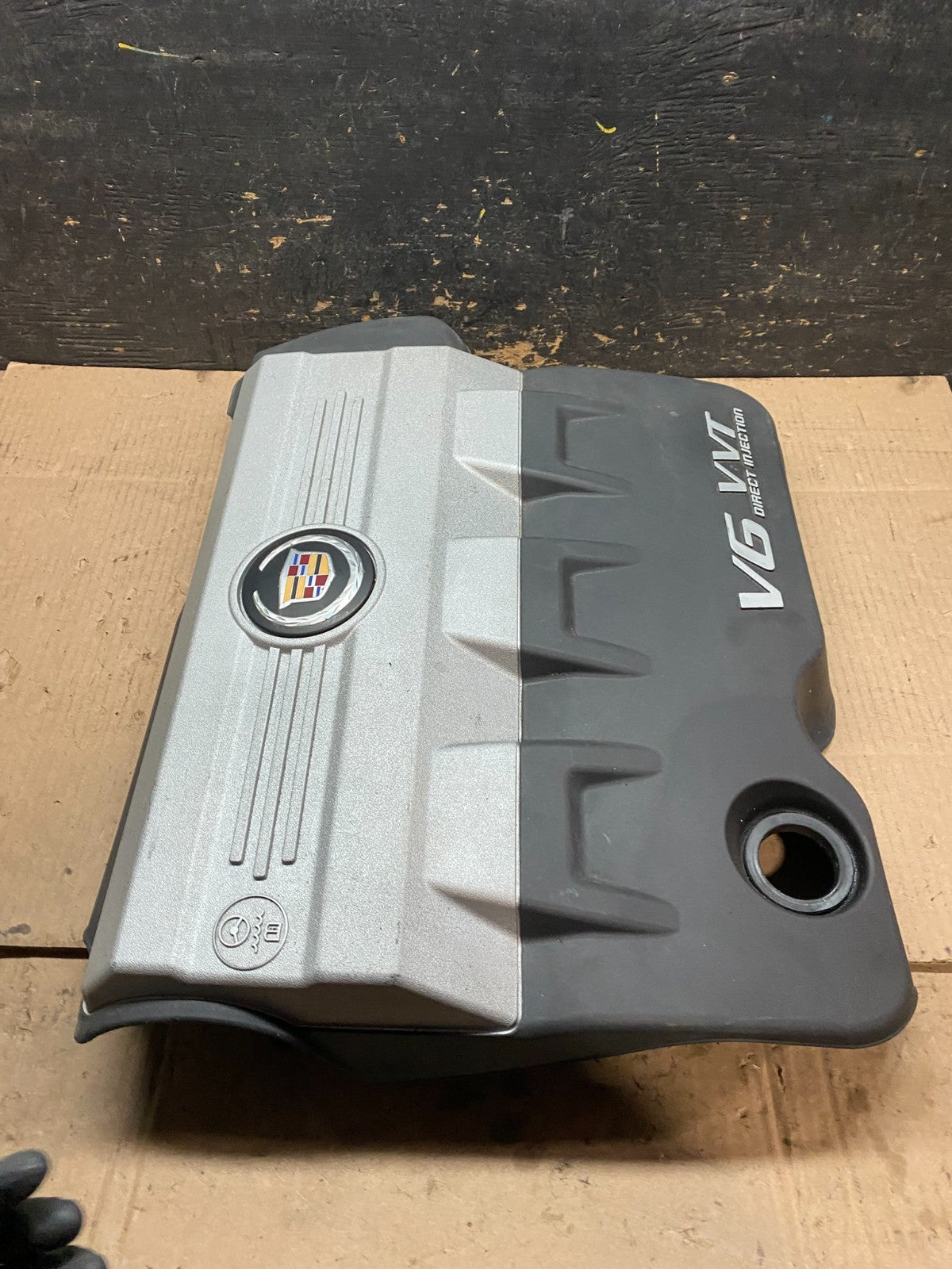 2010 to 2012 Cadillac SRX 3.6L Plastic Engine Cover Shield OEM W4605 DG3