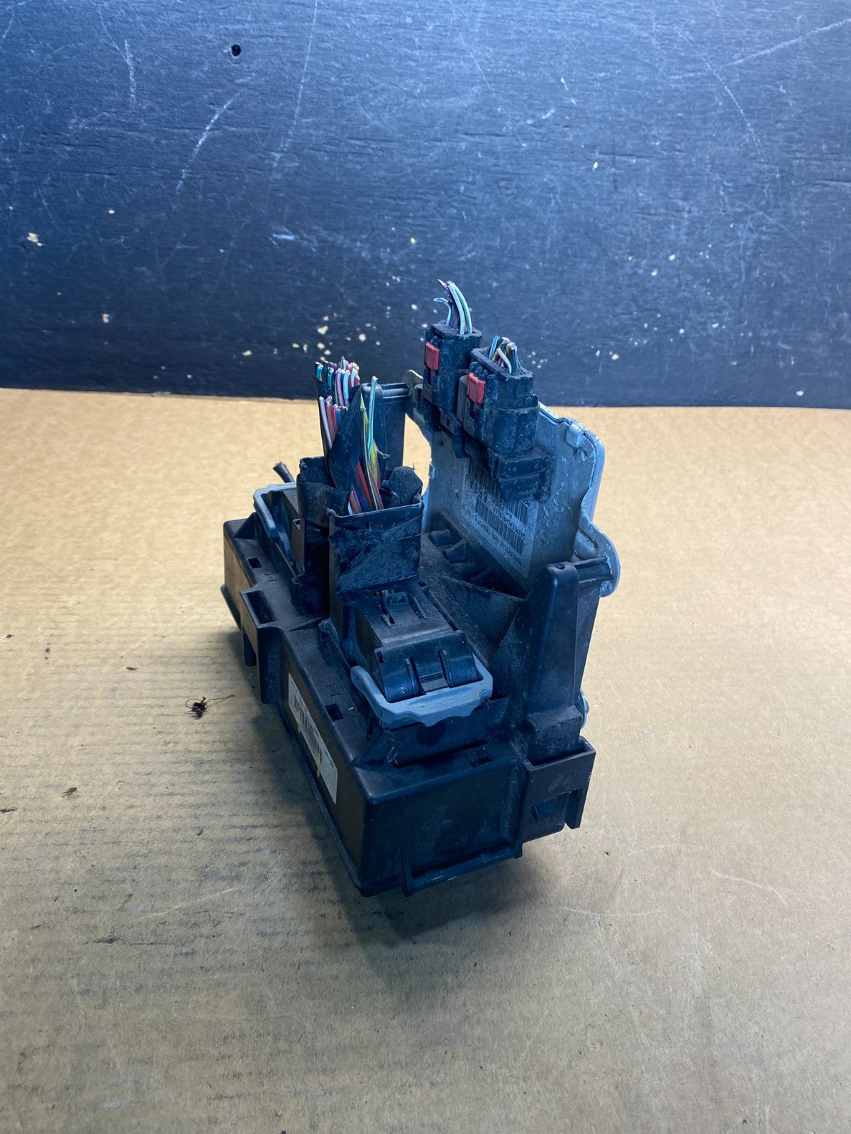 2004 2005 Dodge Durango  Fuse Box Relay Unit Module Body Control AA0922 DG3