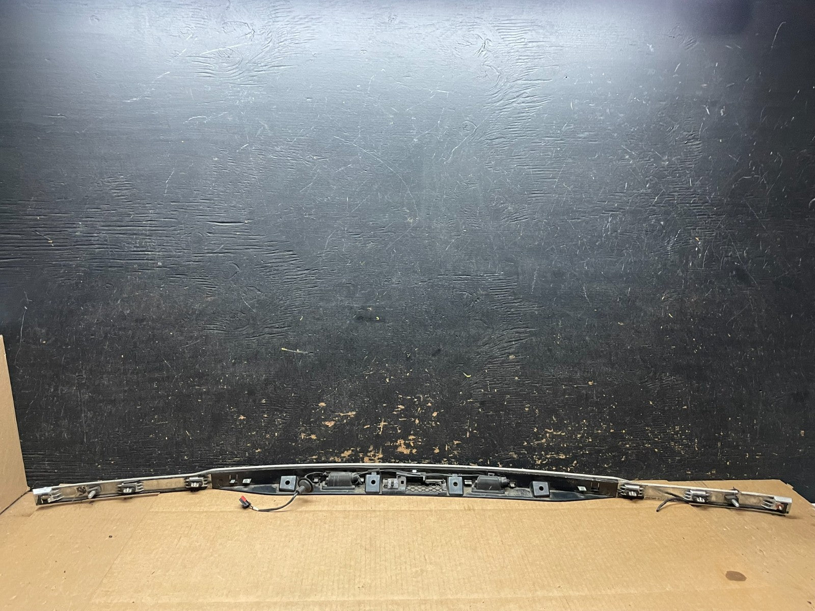2011 to 2014 Ford Explorer Rear Tailgate Gate Trim Molding With Camera AA9030 DG5