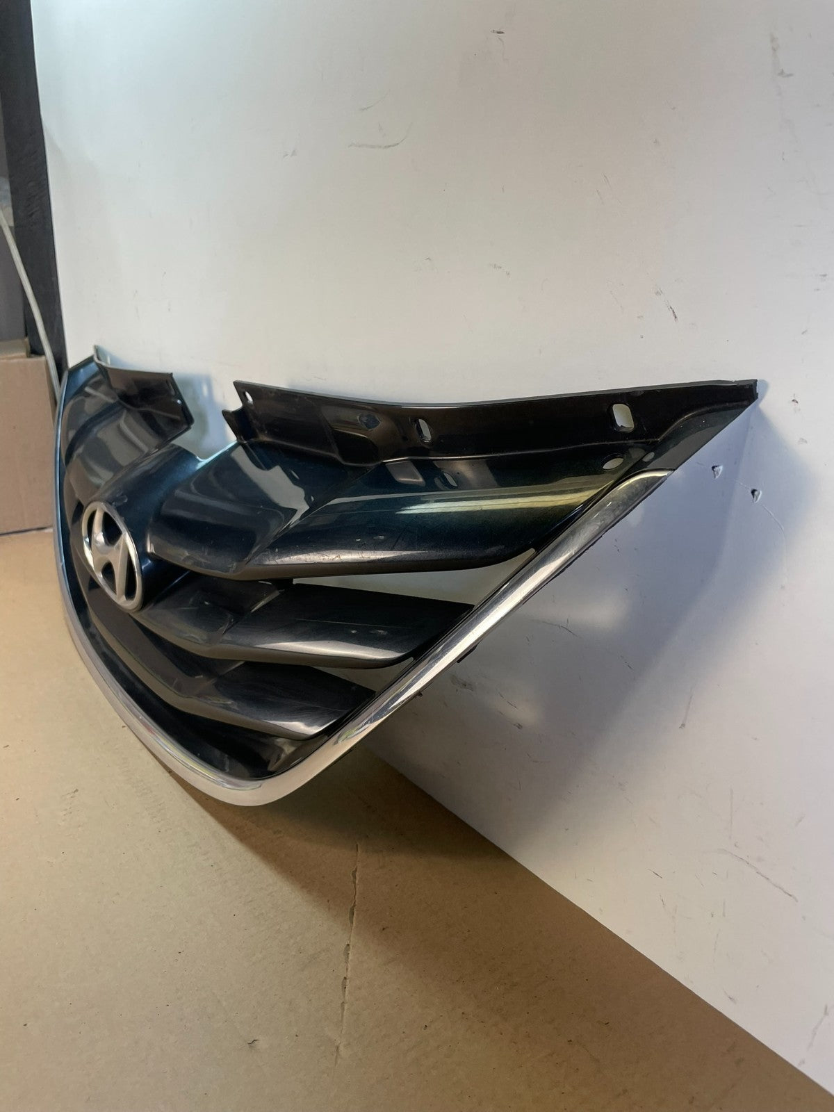 2011 to 2014 Hyundai Sonata Front Upper Grill Grille AI3958 DW1