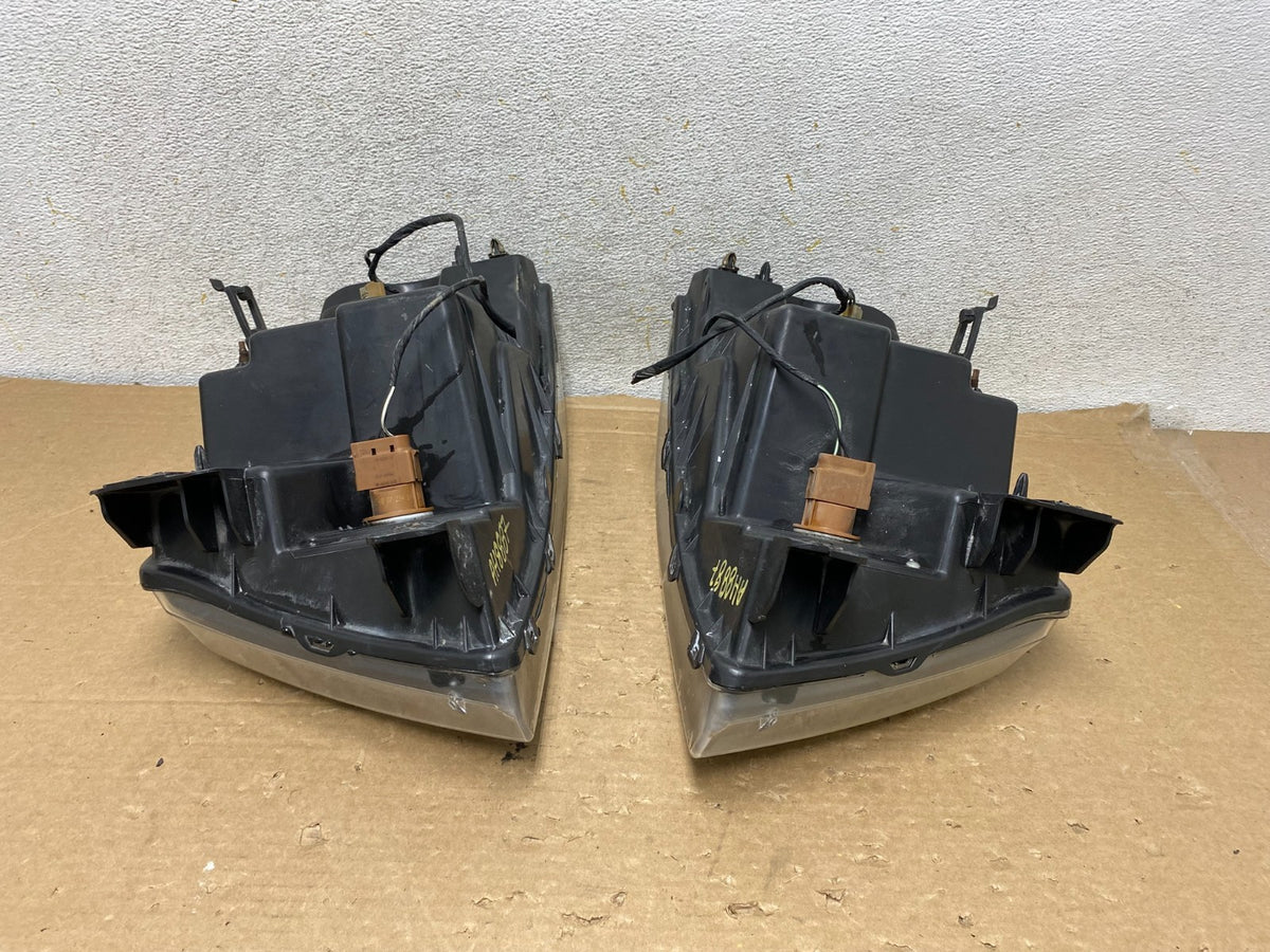 2004 to 2008 Ford F-150 F150 Left+Right Halogen Headlights AH8887 DW11