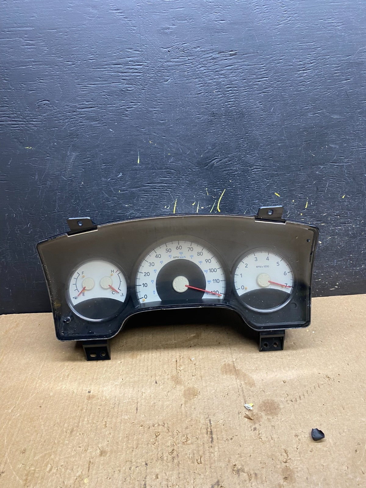 2006 Dodge Durango Speedometer Instrument Cluster Gauge OEM Z7097 DG0