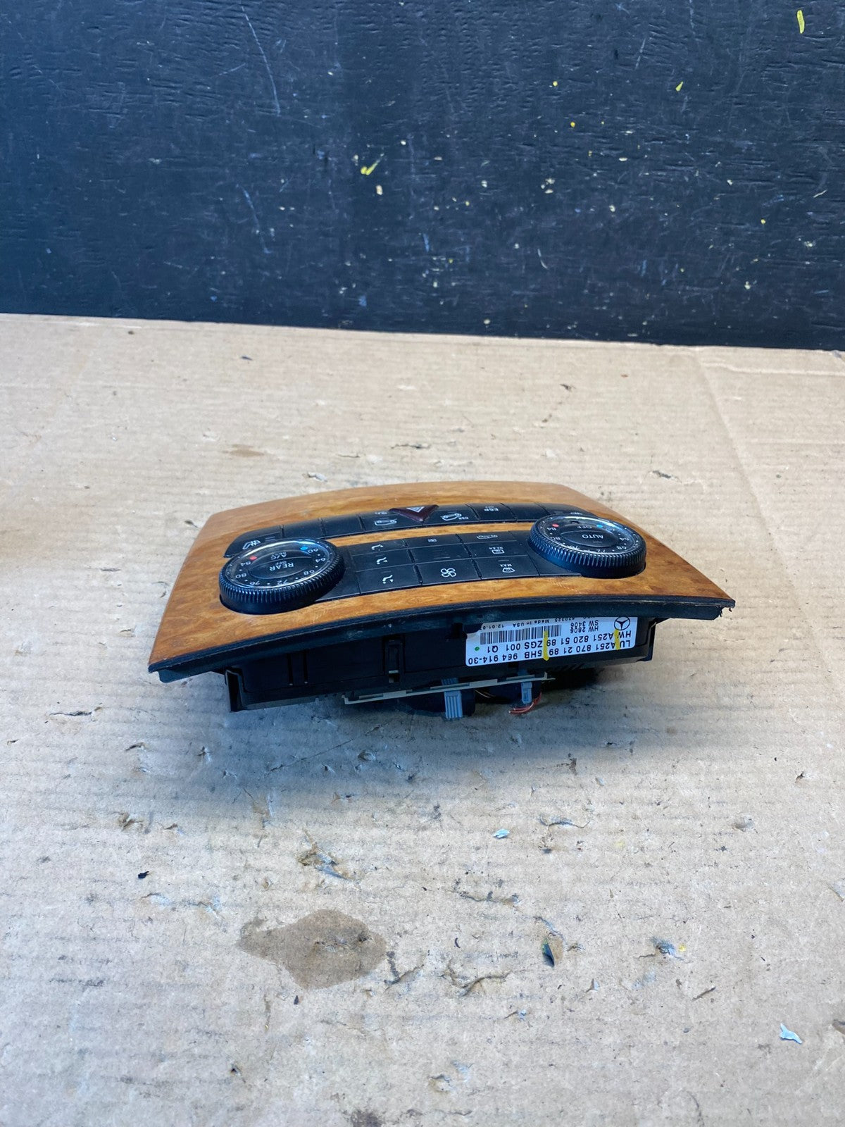 2006 to 2008 Mercedes W251 R350 AC Temp Heater Climate Control OEM q2641 DG3