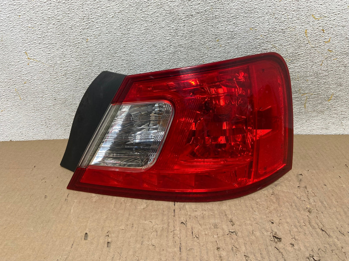2009 2010 2011 2012 Mitsubishi Galant Right Passenger Tail Light AH5993 LK0