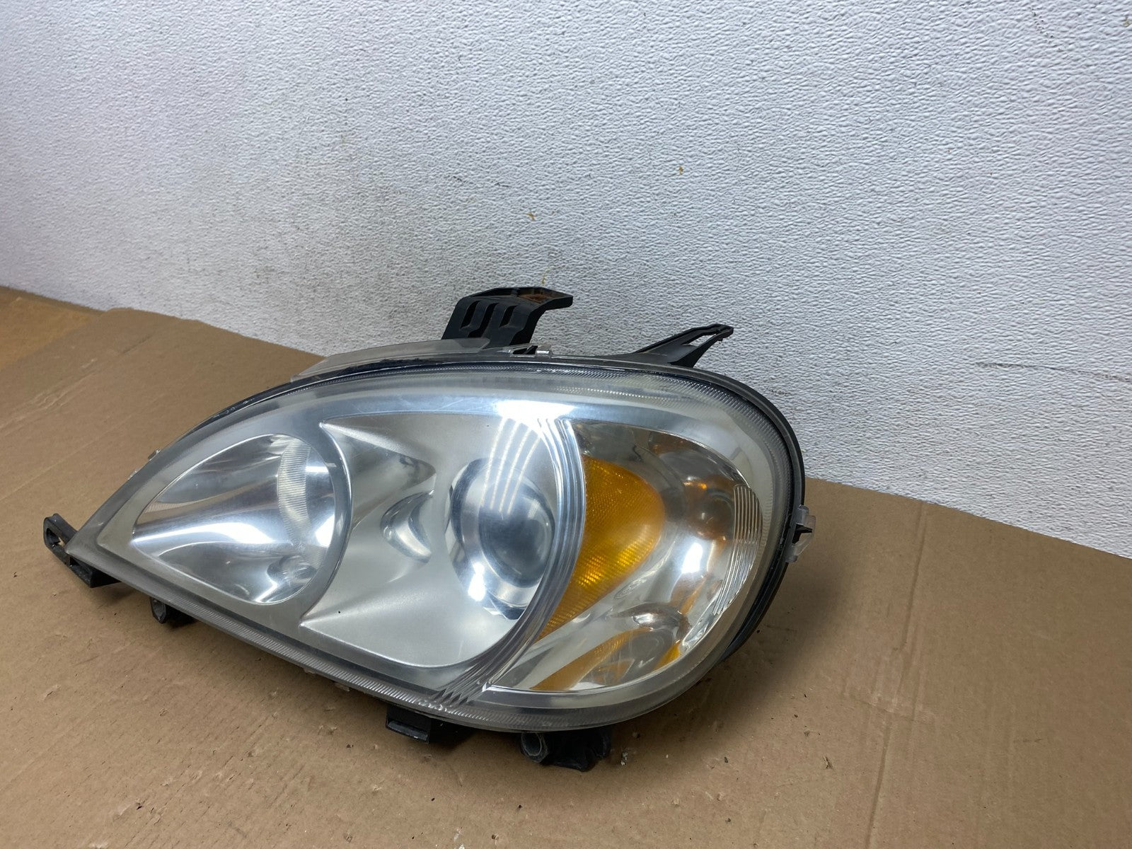 2002 - 2005 Mercedes ML ML350 ML500 Left Driver LH Halogen Headlight AD6476 DW1