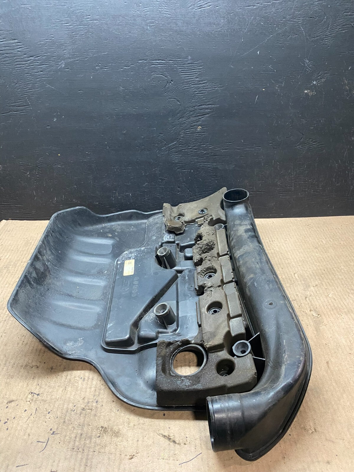 2013 to 2016 Dodge Dart 2.0L Engine Motor Cover Shield E4840 DG17